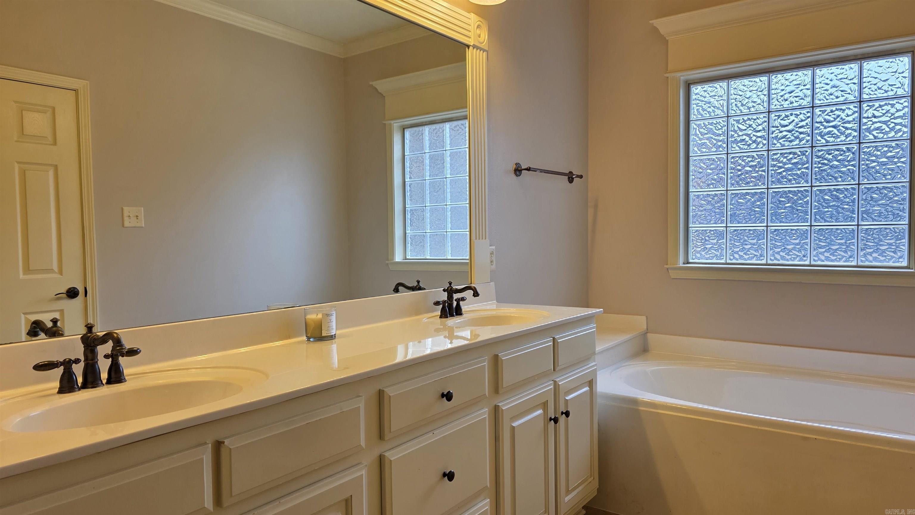 MILLERS CROSSING - Residential