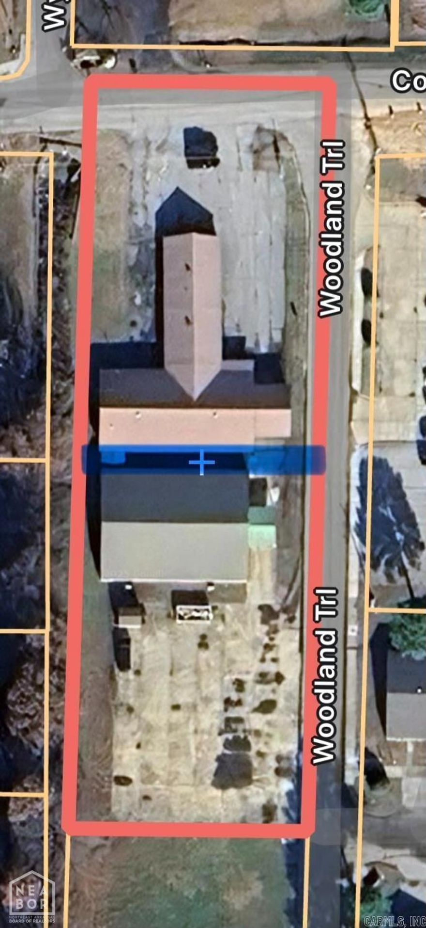 Commercial building with 10,500 square feet located in Bono, Arkansas for lease.