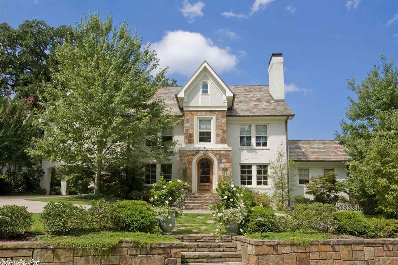 Spectacular Heights home. This property was completely renovated and expanded into one of the Finest Homes. Exceptional quality and superior design combine to create the most outstanding family living and an unparalleled setting for entertaining. Sophisticated dƩcor with top of the line finishes & appliances. Elegant liv. rm. Gourmet kitchen w/beautiful formal dining and breakfast room. 6 fireplaces. Luxurious master suite on main level. Sep. home office and playroom. (Approx. 648 sf gamerm not included)