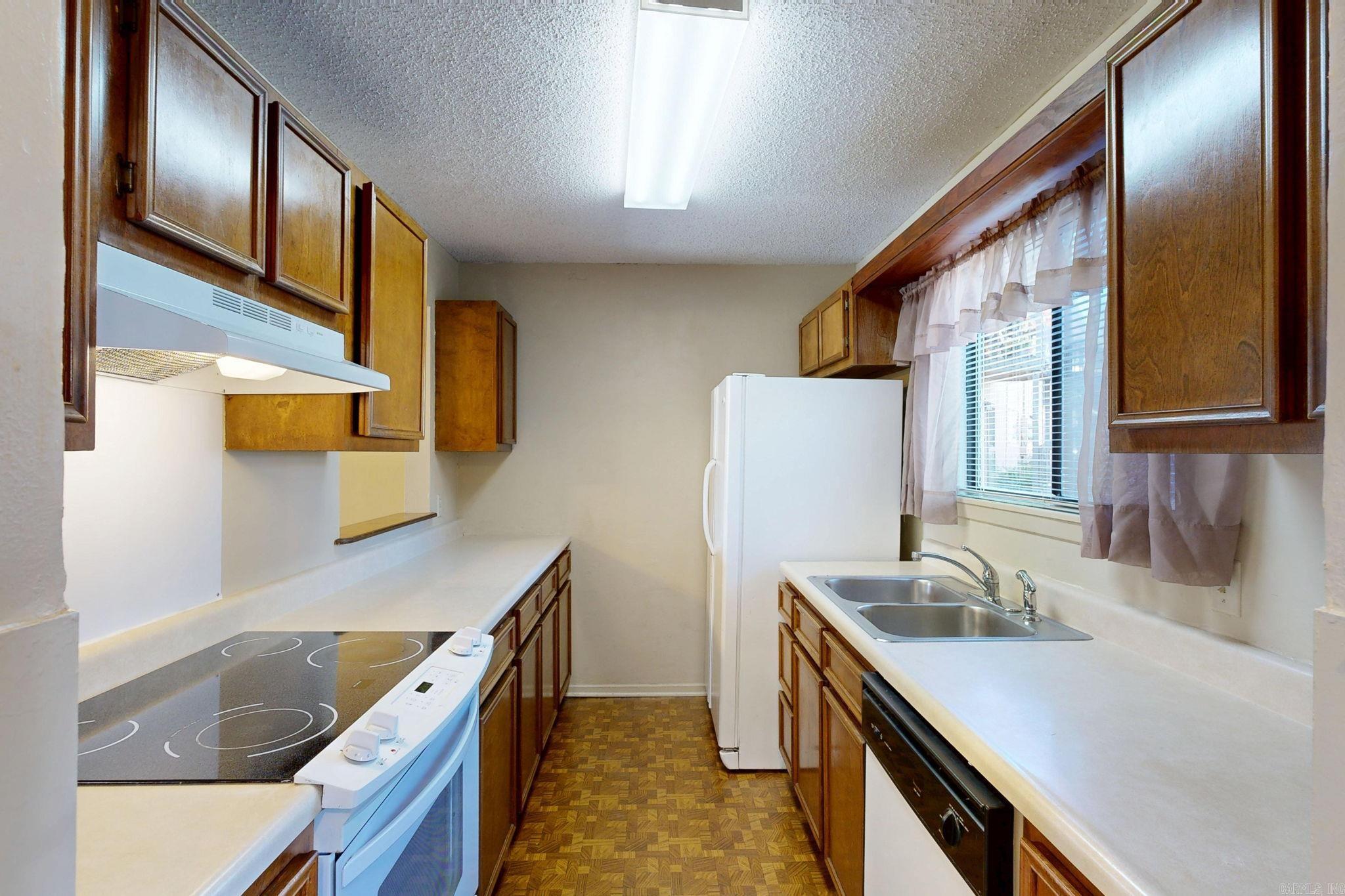 WILLOWBROOK TERRACE HPR - Residential