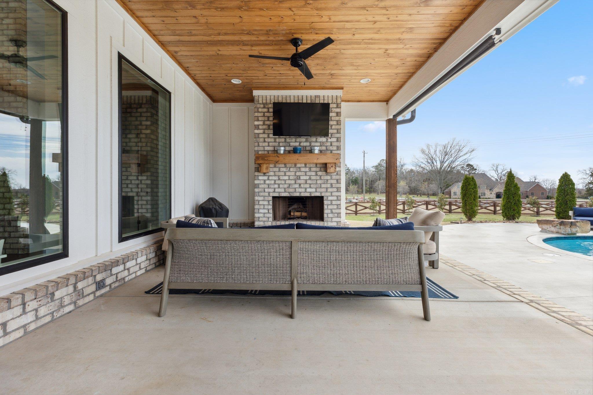 THE STABLES - Residential