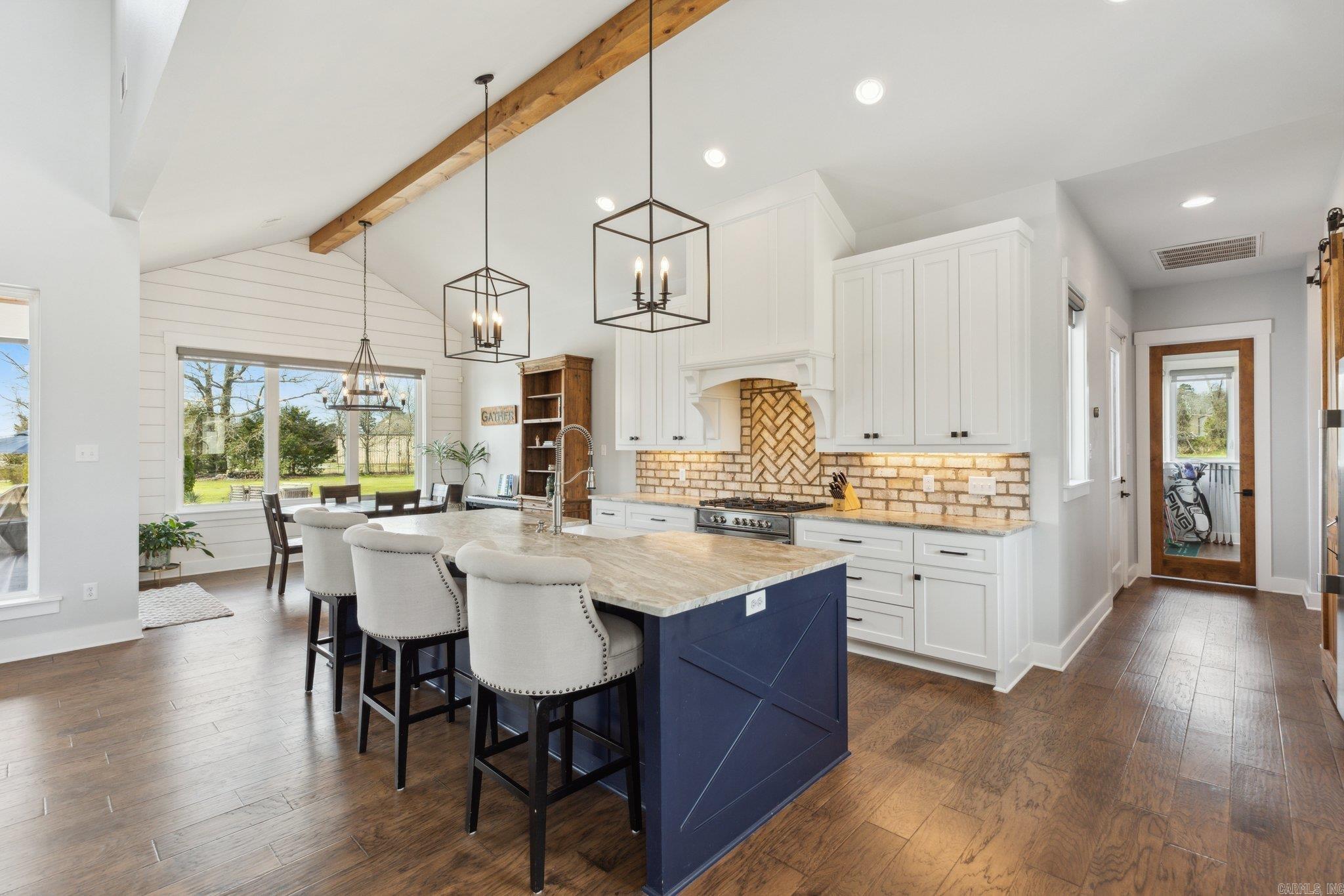THE STABLES - Residential