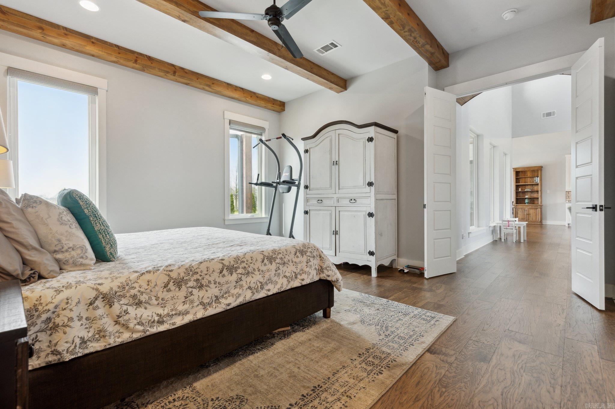 THE STABLES - Residential