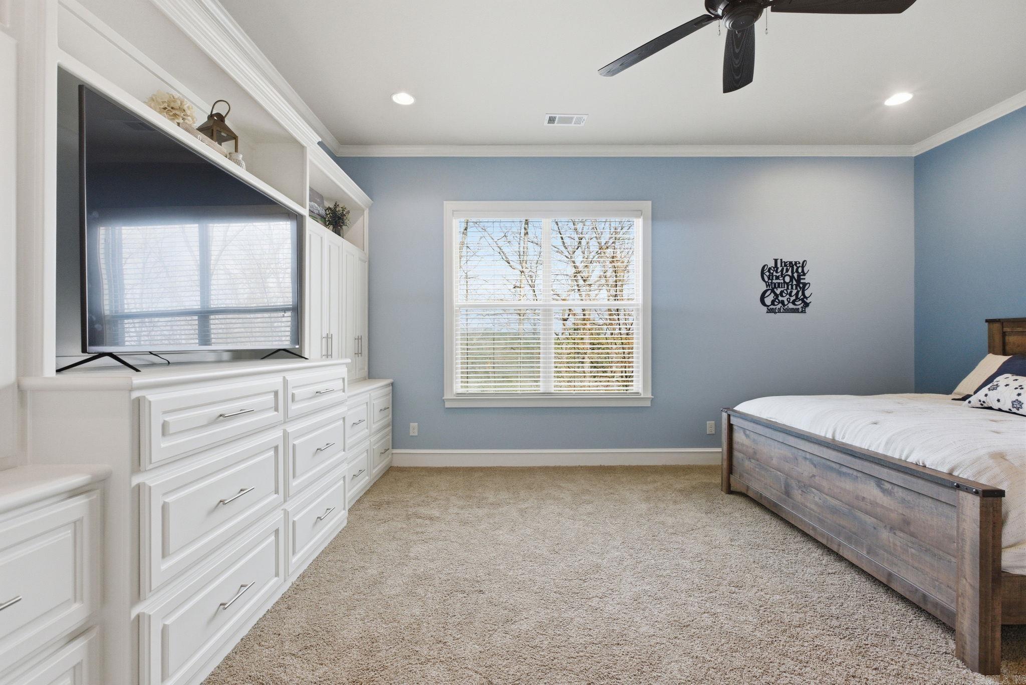 WOODLANDS EDGE - Residential