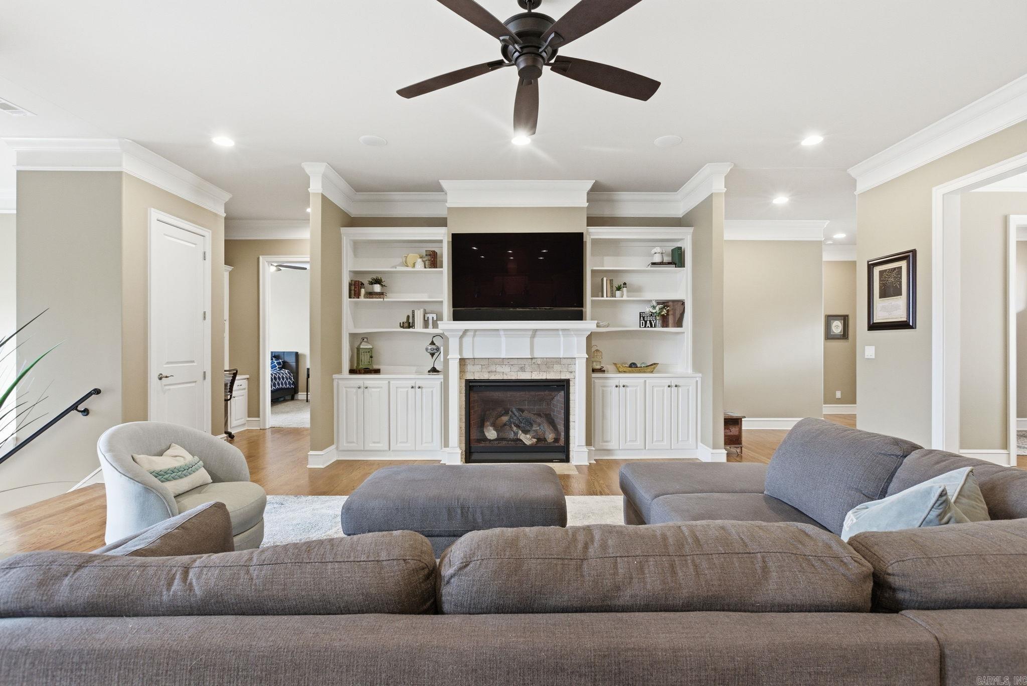 WOODLANDS EDGE - Residential