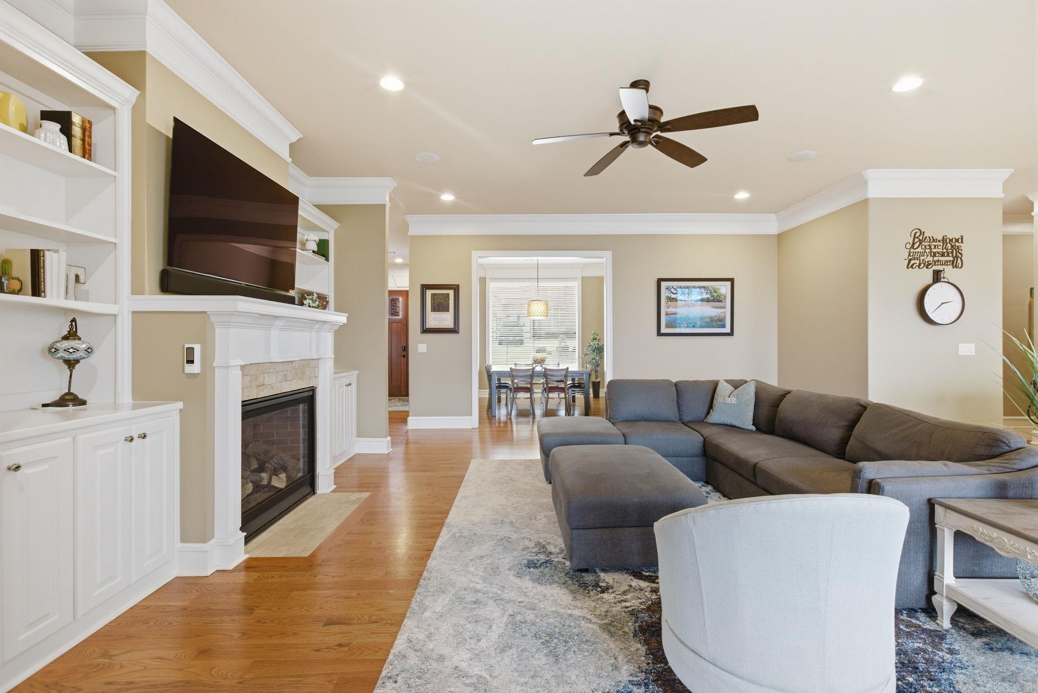 WOODLANDS EDGE - Residential