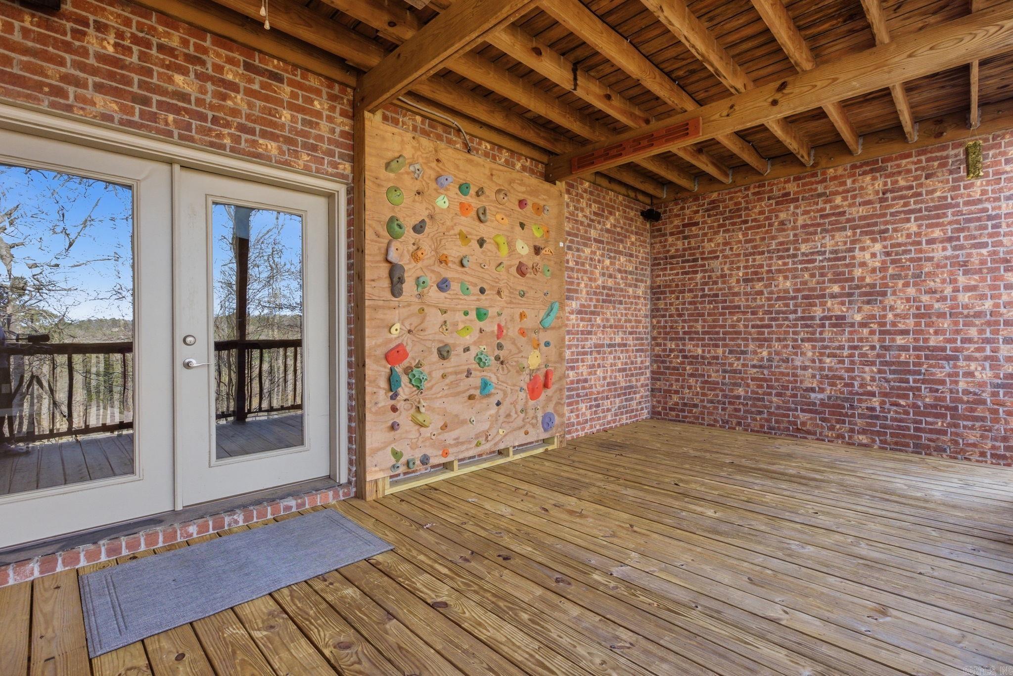 WOODLANDS EDGE - Residential