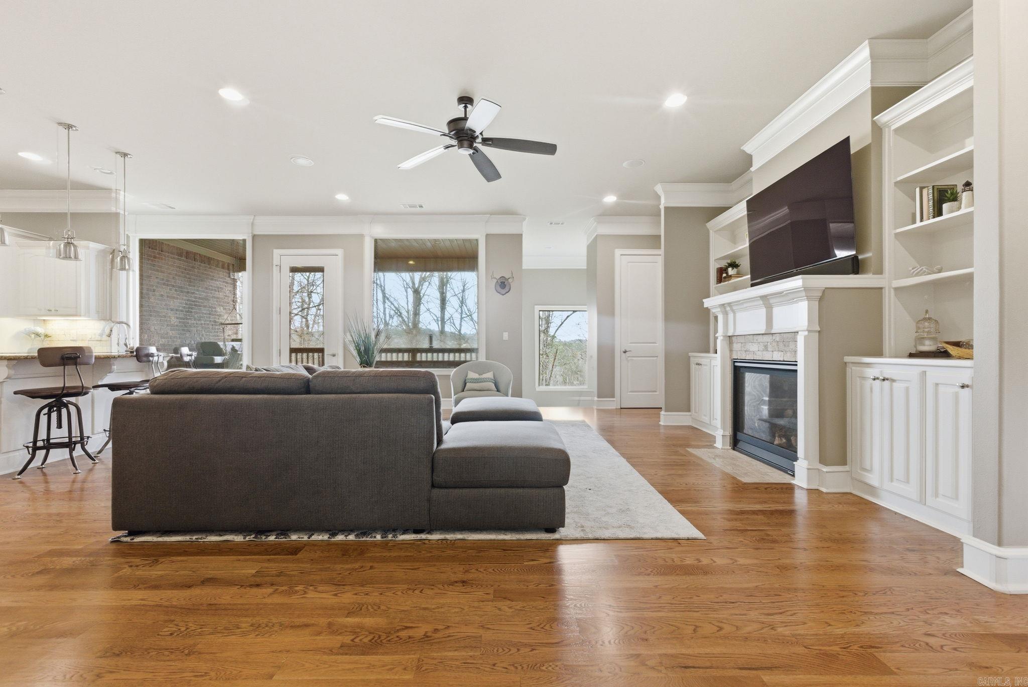 WOODLANDS EDGE - Residential