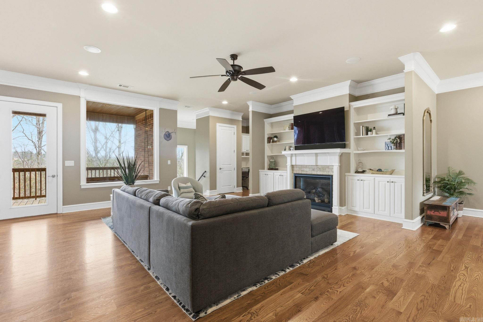 WOODLANDS EDGE - Residential