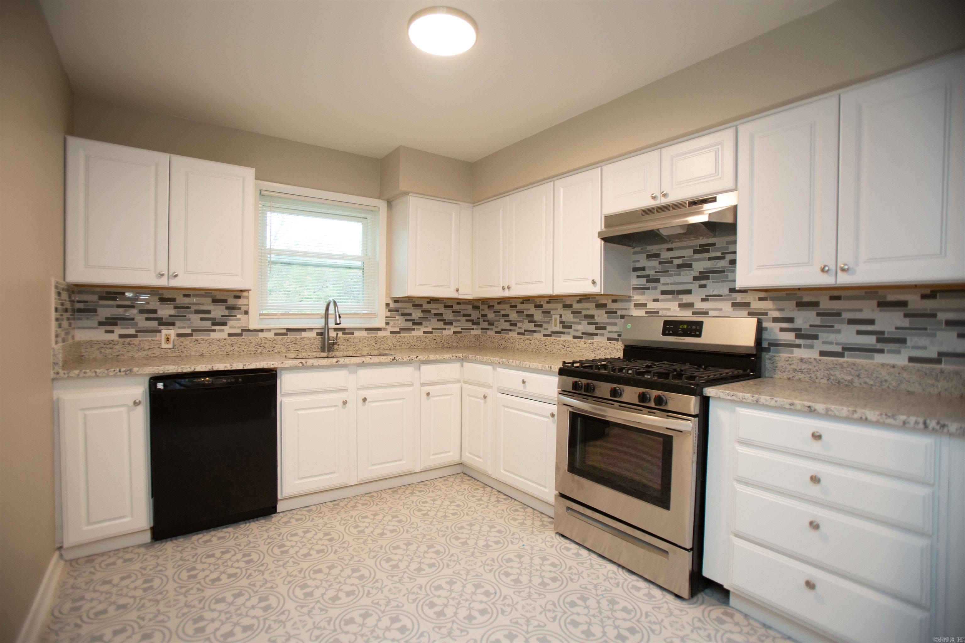 Queen Manor - Residential Lease