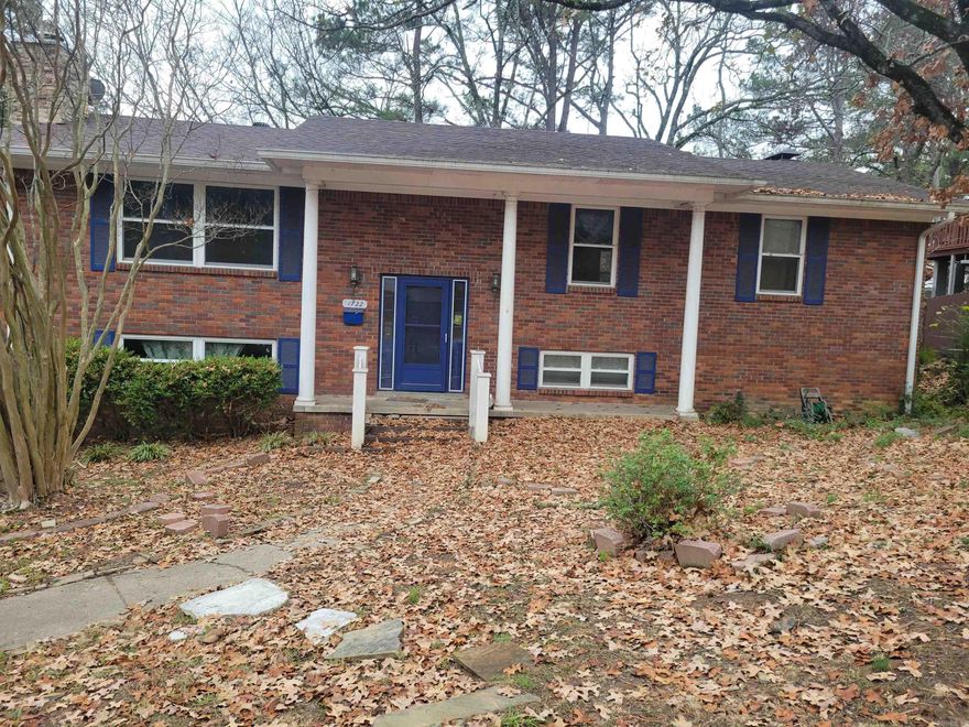GREAT PROPERTY IN WEST LITTLE ROCK, THIS IS A SHORTSALE THE PRICE IS NOT APPROVED, NO SELLER DISCLOSURE, BUYER IS RESPONSIBLE FOR TURNING ON ALL UTILITES.