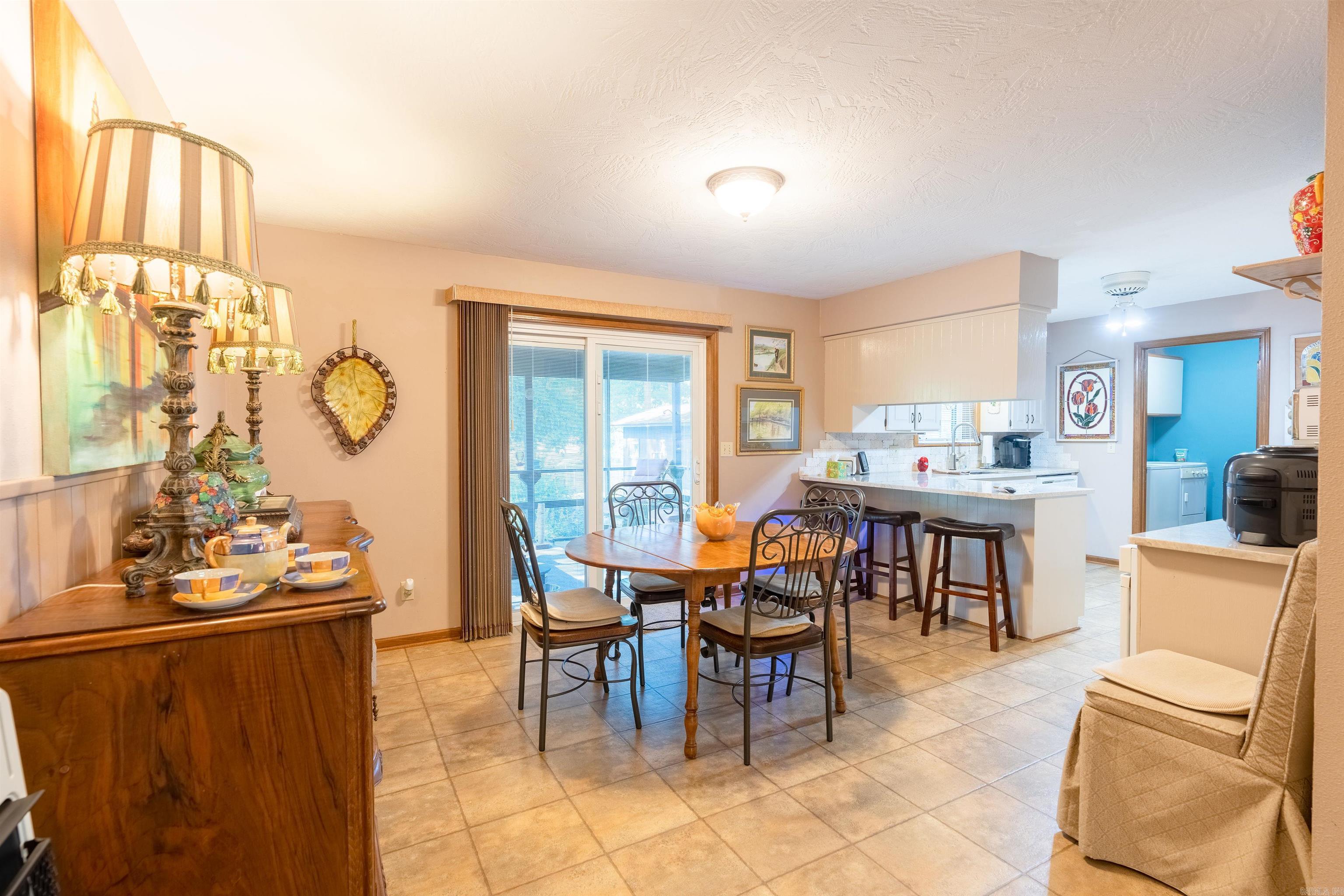 LAKESHORE HEIGHTS - Residential