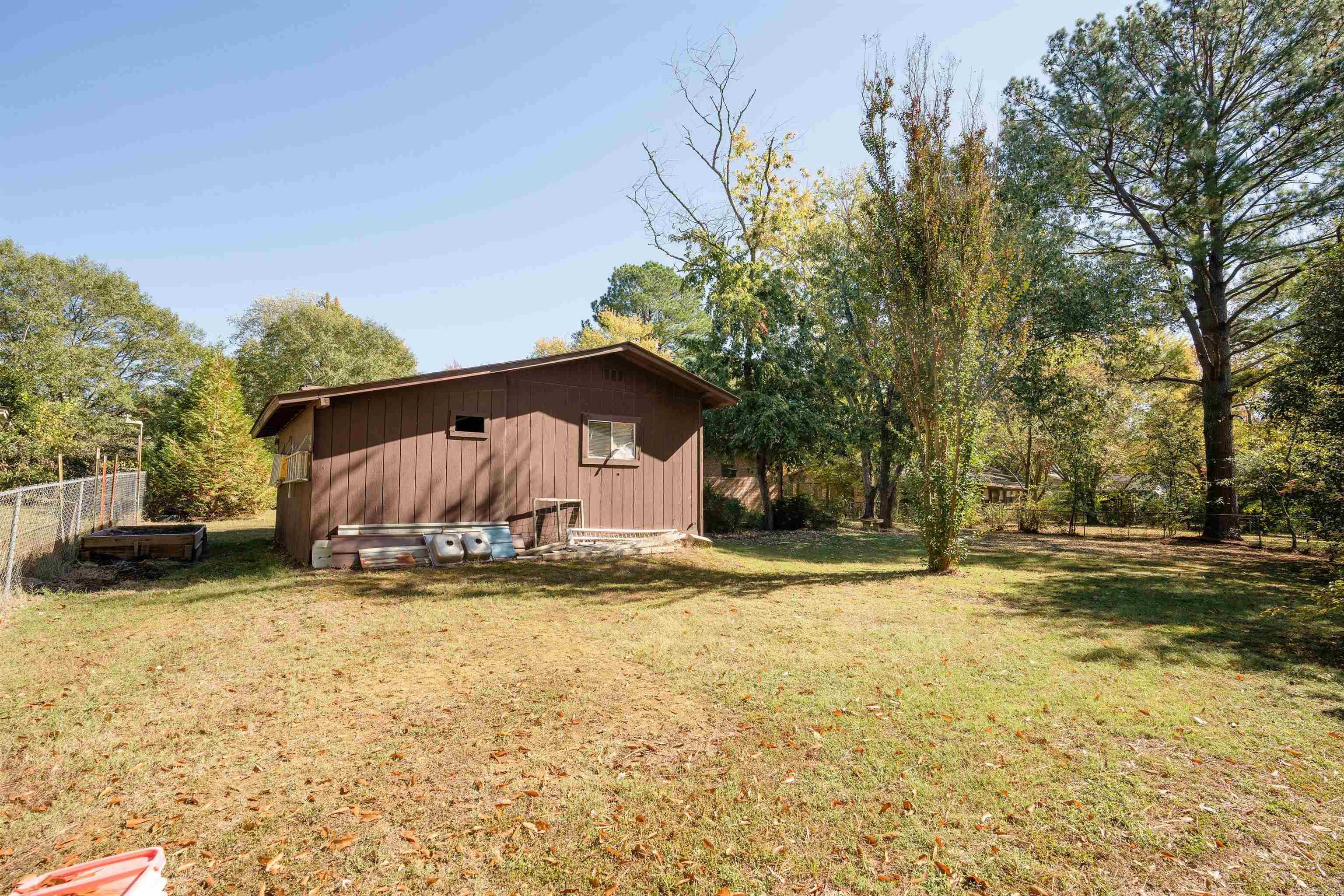 LAKESHORE HEIGHTS - Residential