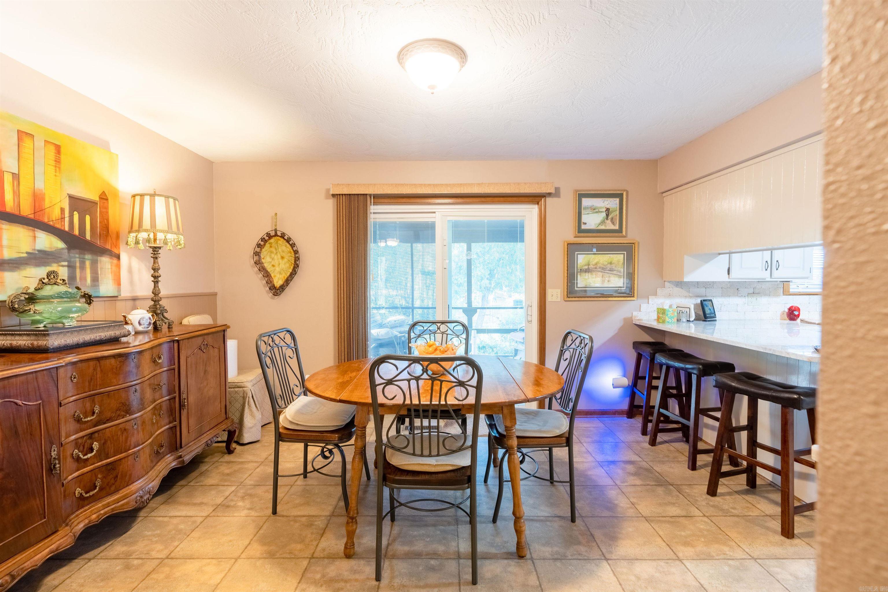 LAKESHORE HEIGHTS - Residential