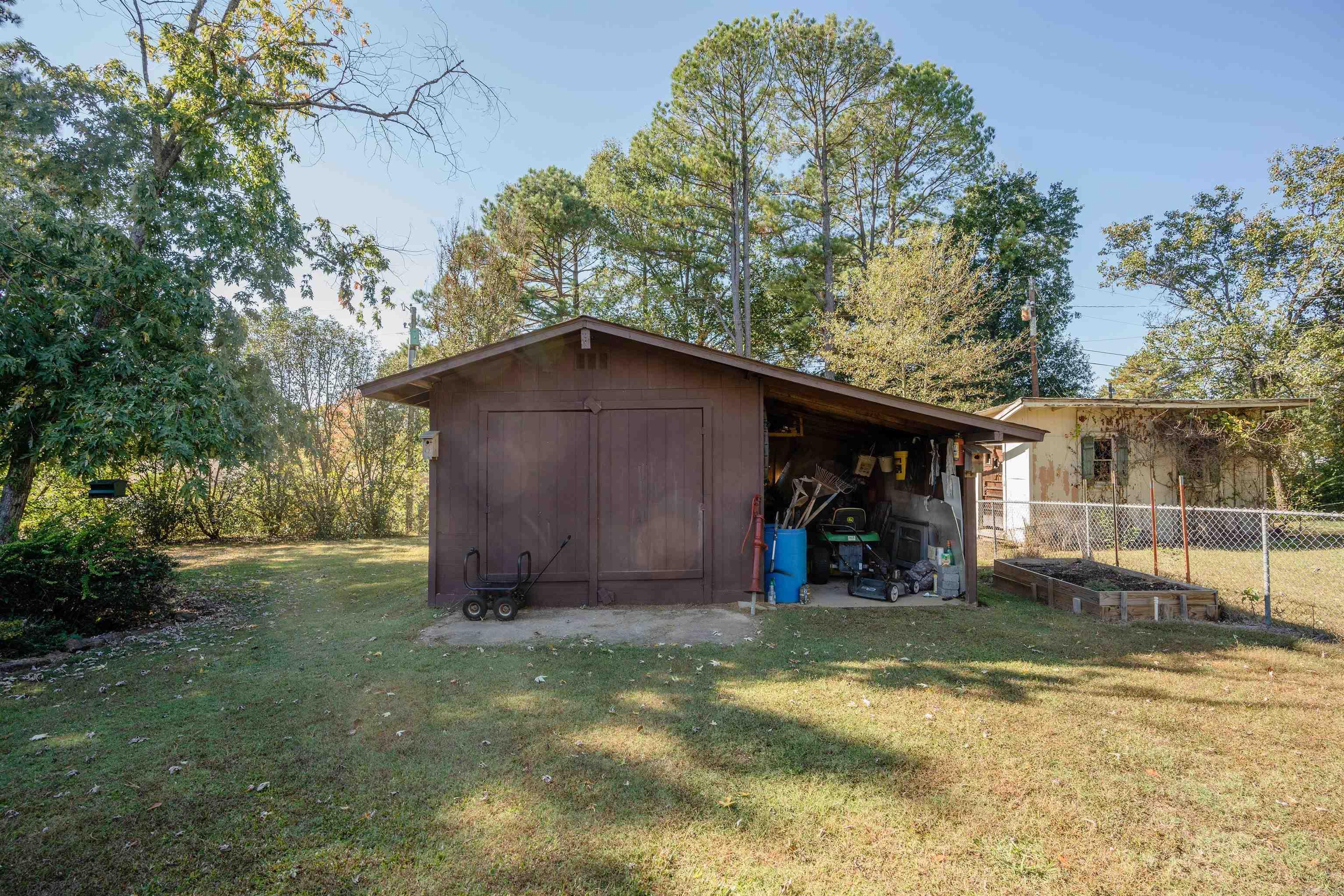 LAKESHORE HEIGHTS - Residential