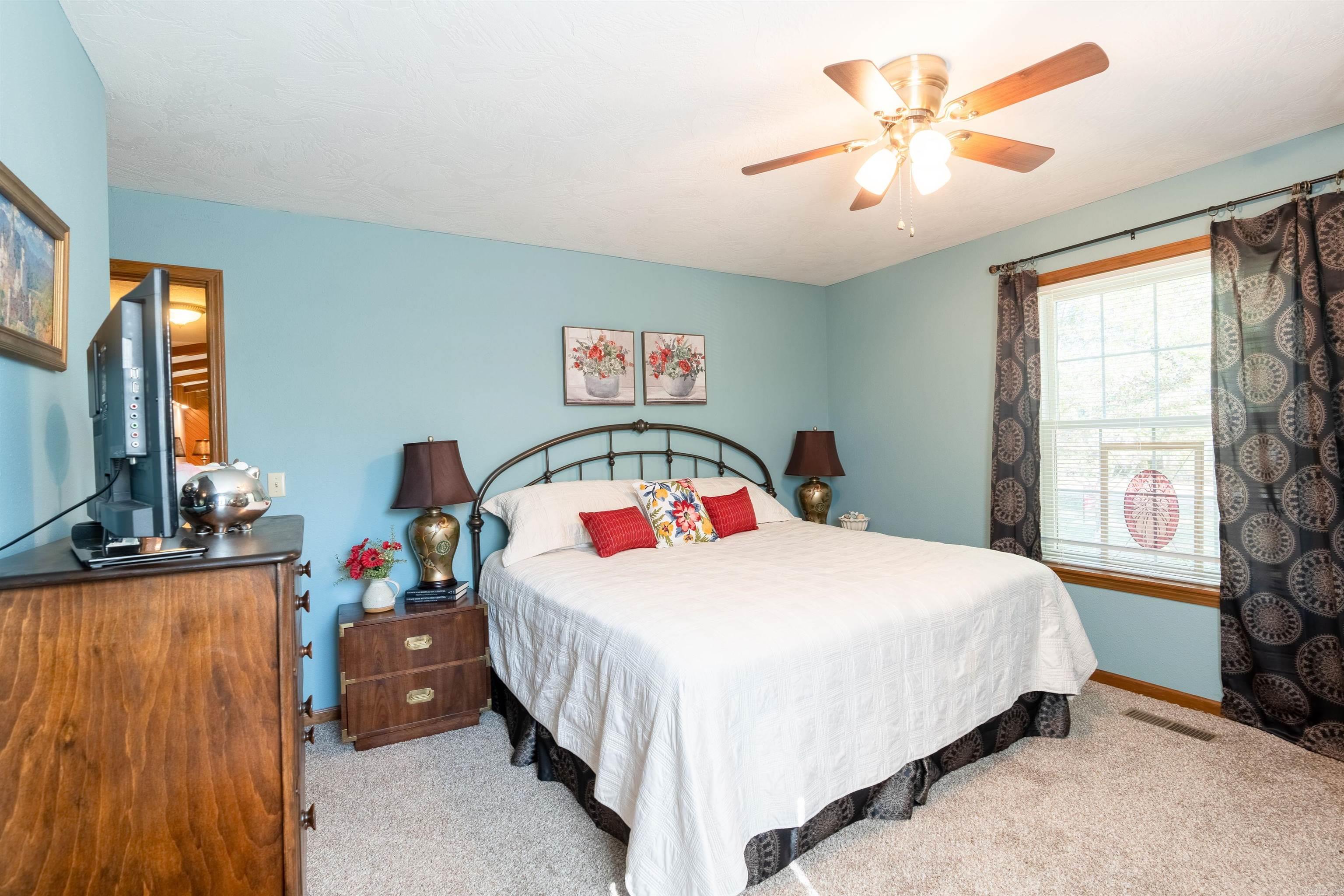 LAKESHORE HEIGHTS - Residential