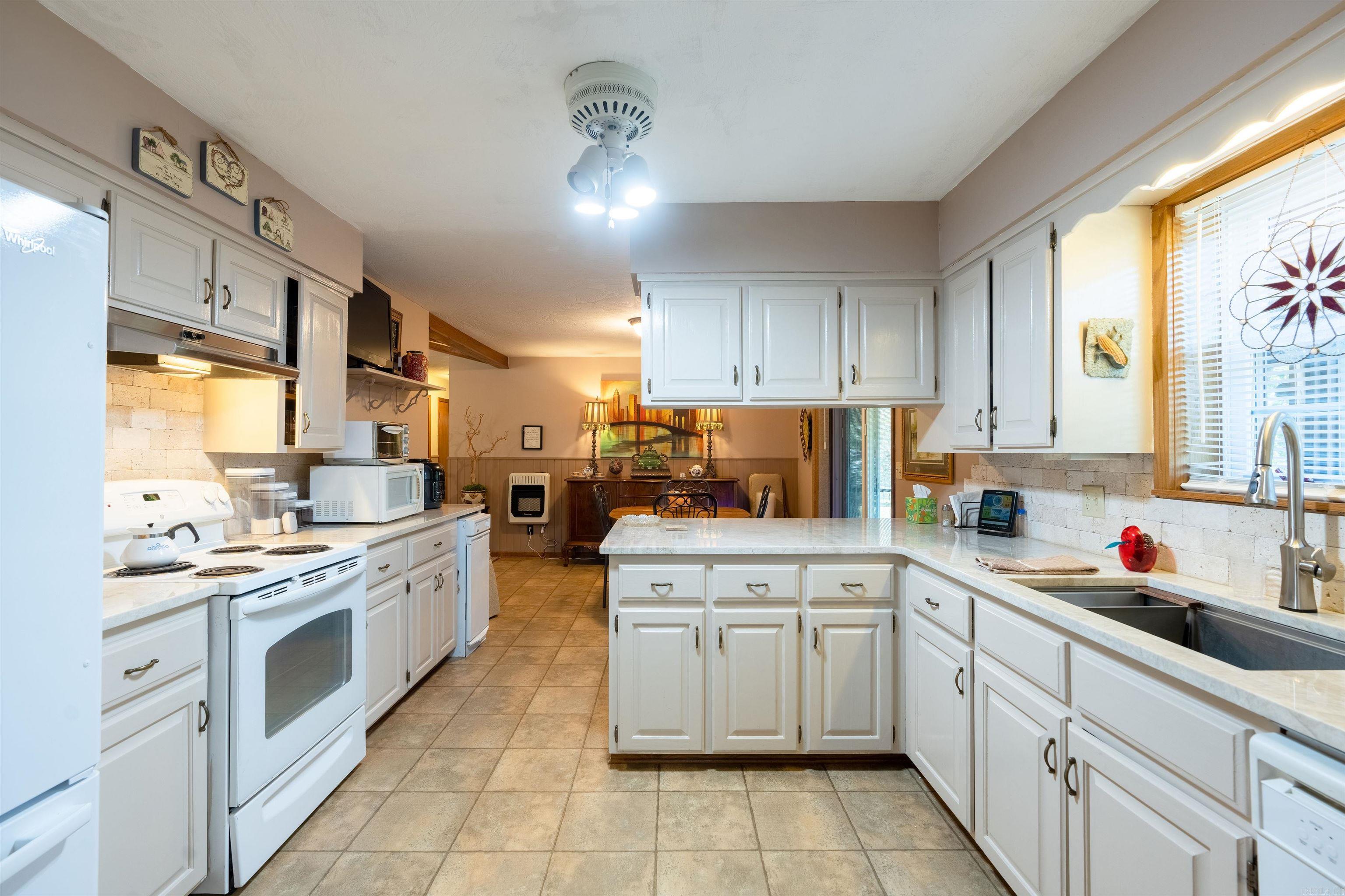 LAKESHORE HEIGHTS - Residential