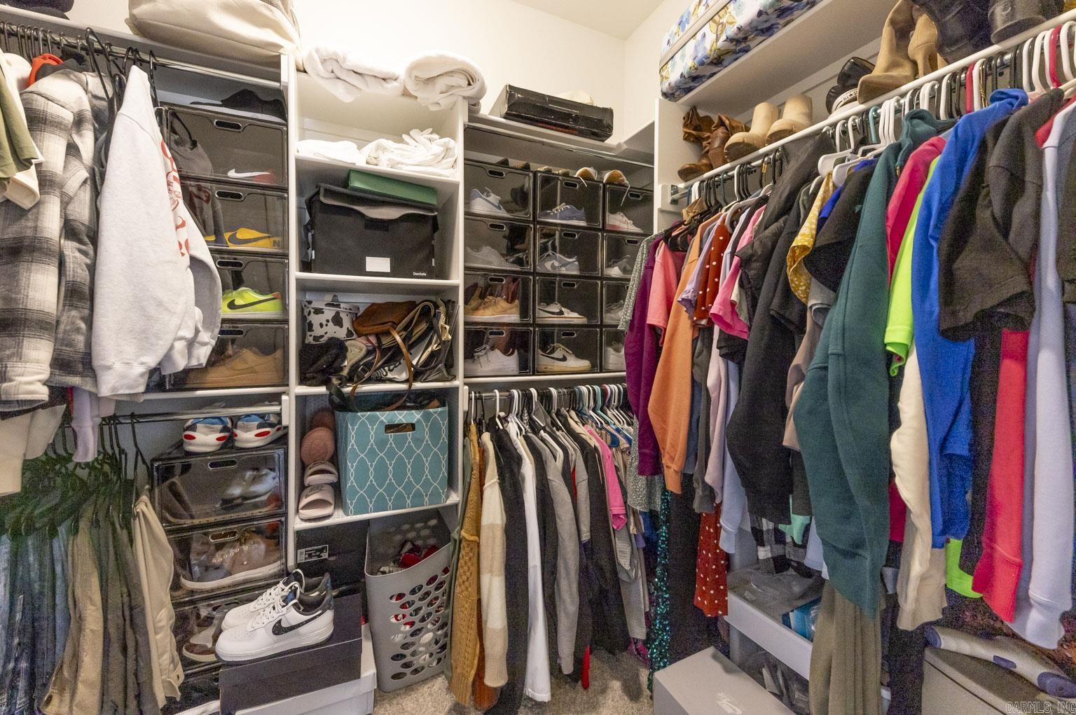 WESTERN WOODS - Residential