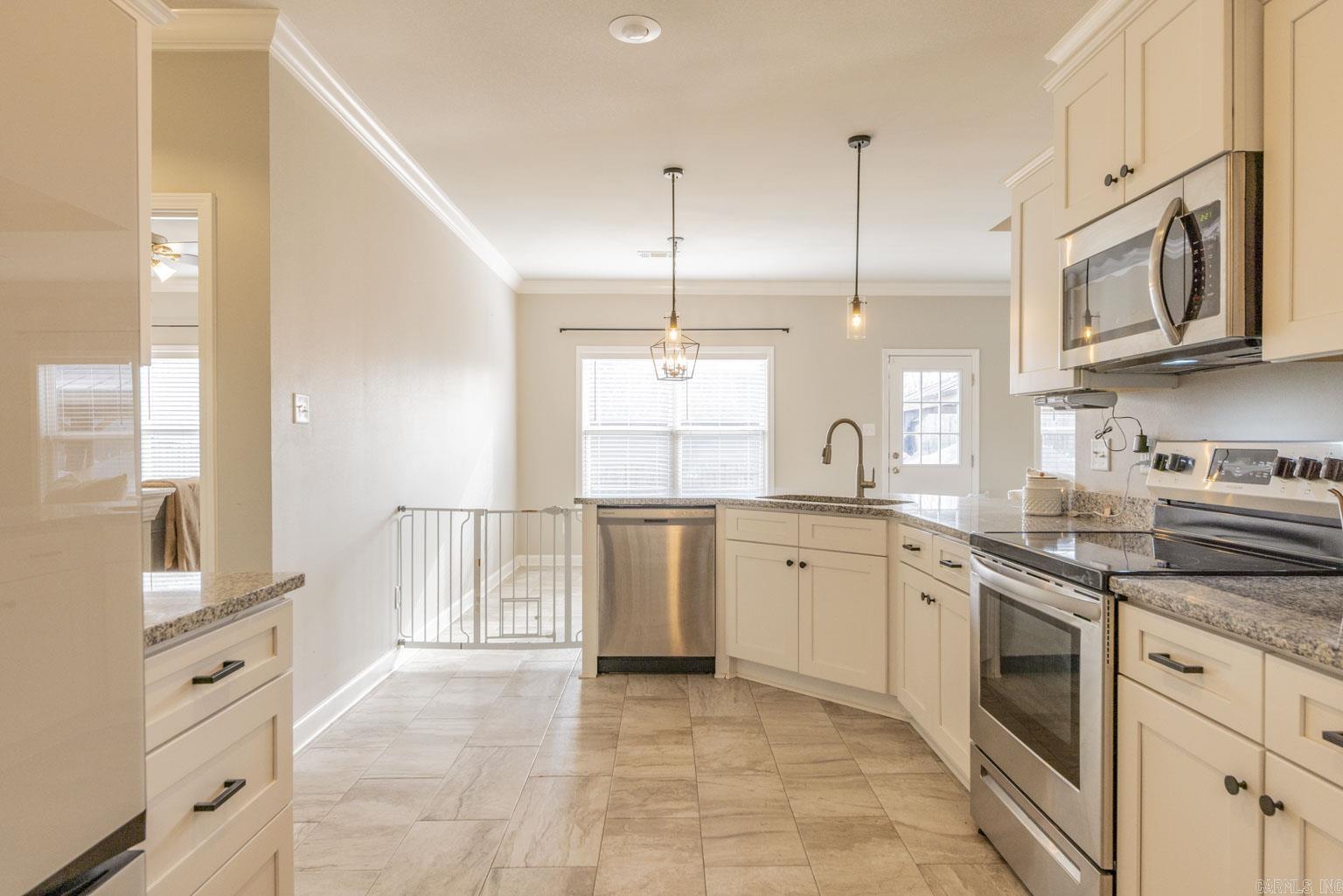 WESTERN WOODS - Residential