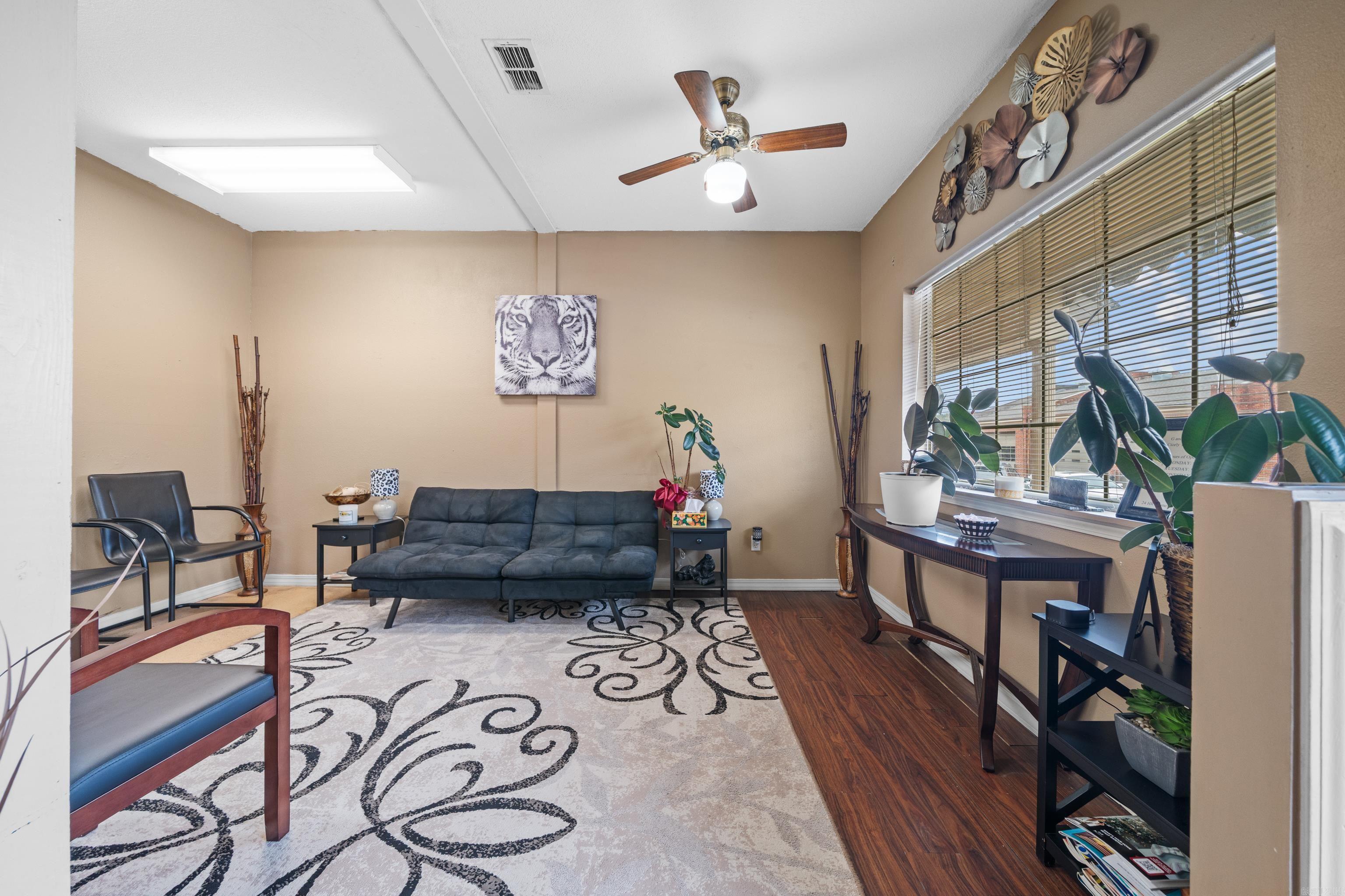 HILLS REPLAT OF TWIN OAKS ADDN - Commercial Sale