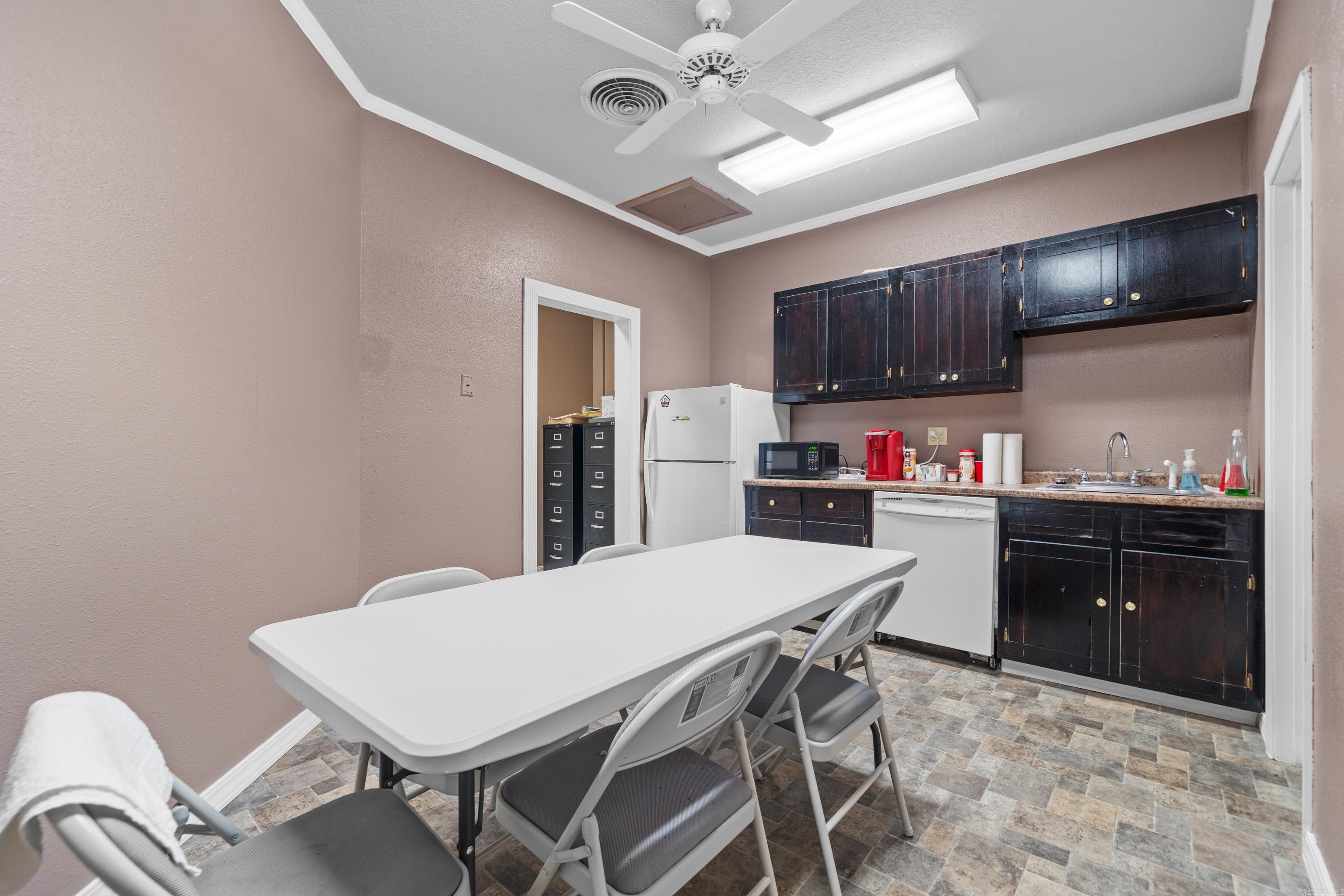 HILLS REPLAT OF TWIN OAKS ADDN - Commercial Sale