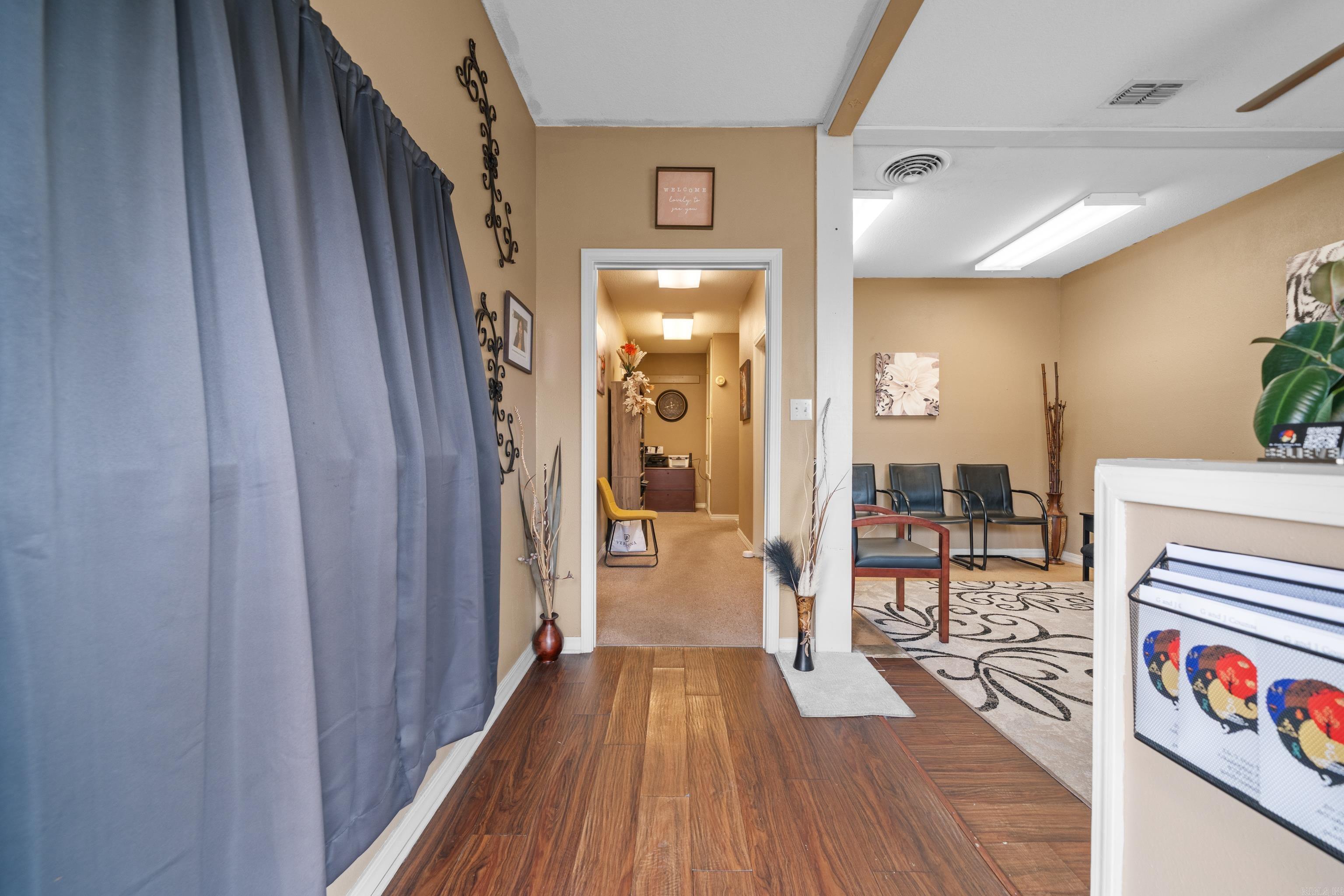 HILLS REPLAT OF TWIN OAKS ADDN - Commercial Sale