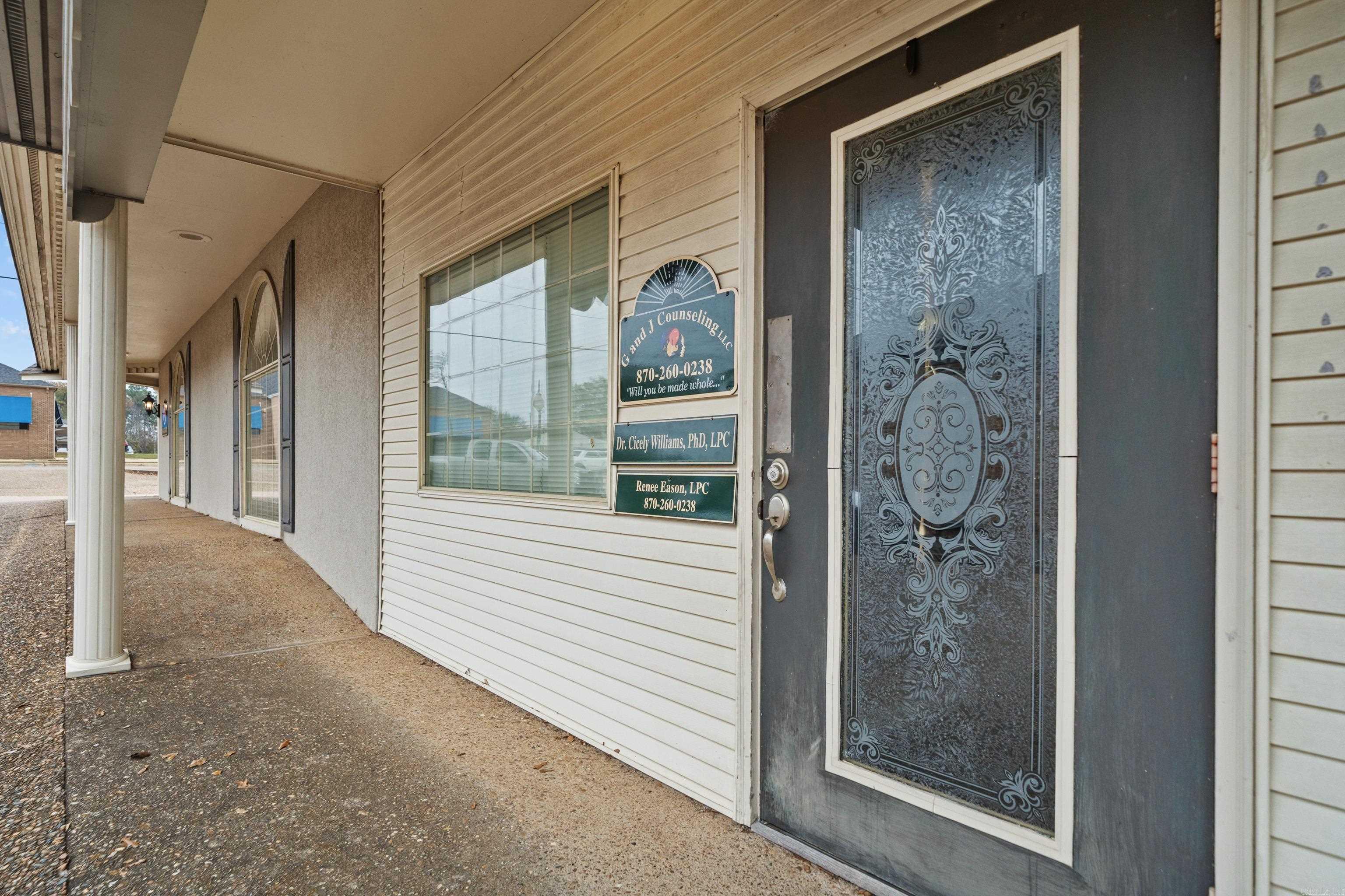 HILLS REPLAT OF TWIN OAKS ADDN - Commercial Sale