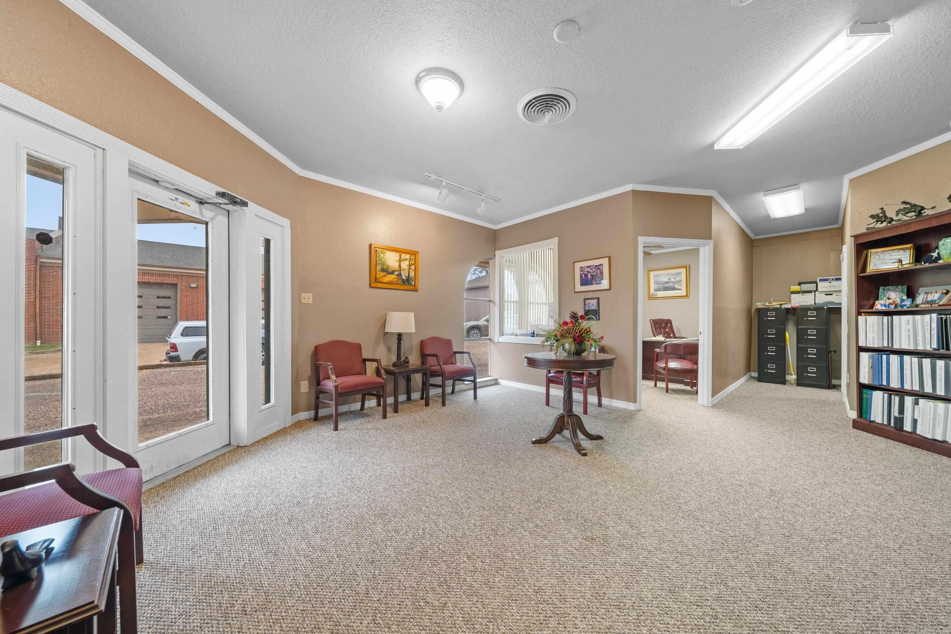 HILLS REPLAT OF TWIN OAKS ADDN - Commercial Sale