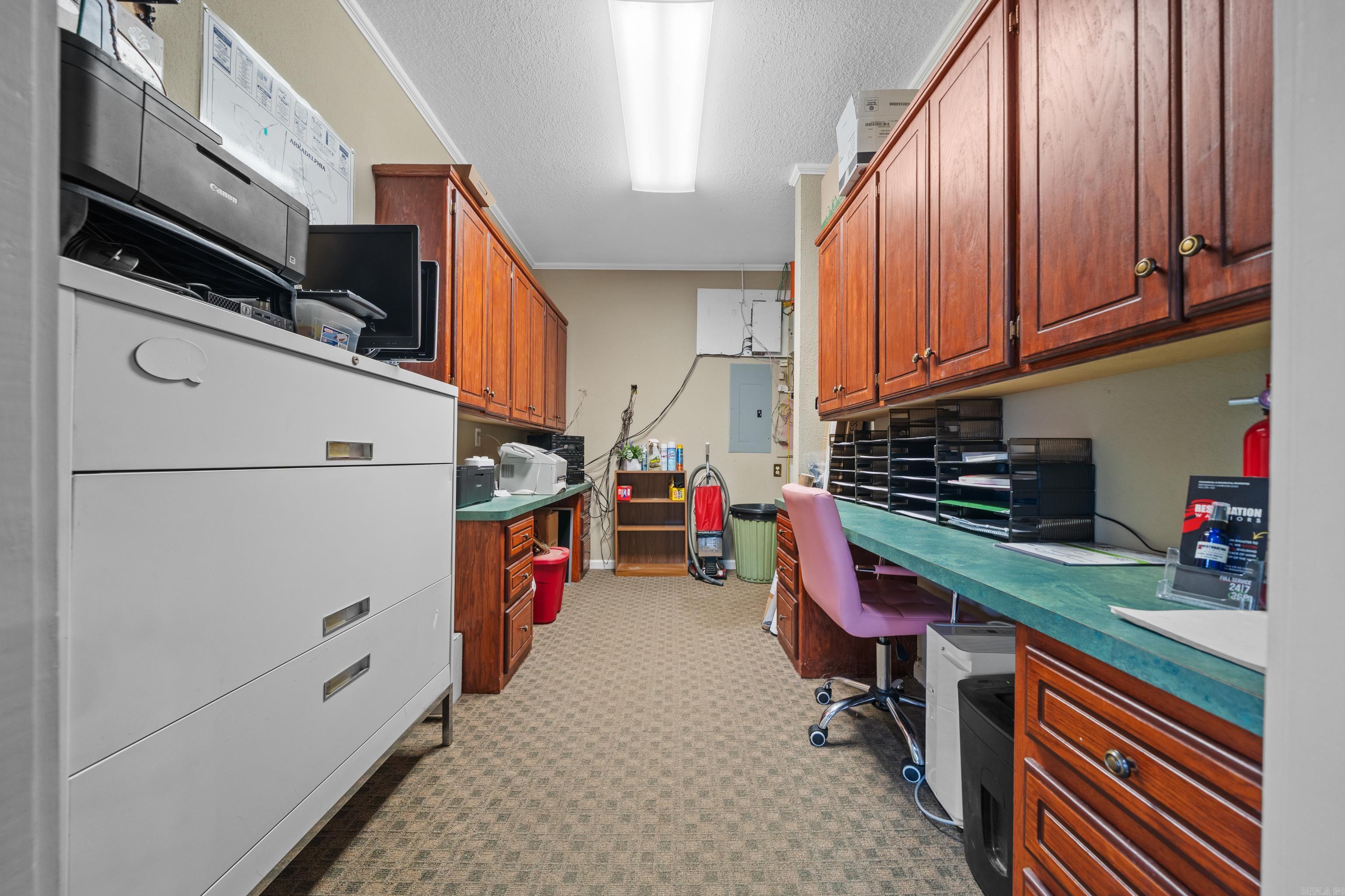 HILLS REPLAT OF TWIN OAKS ADDN - Commercial Sale