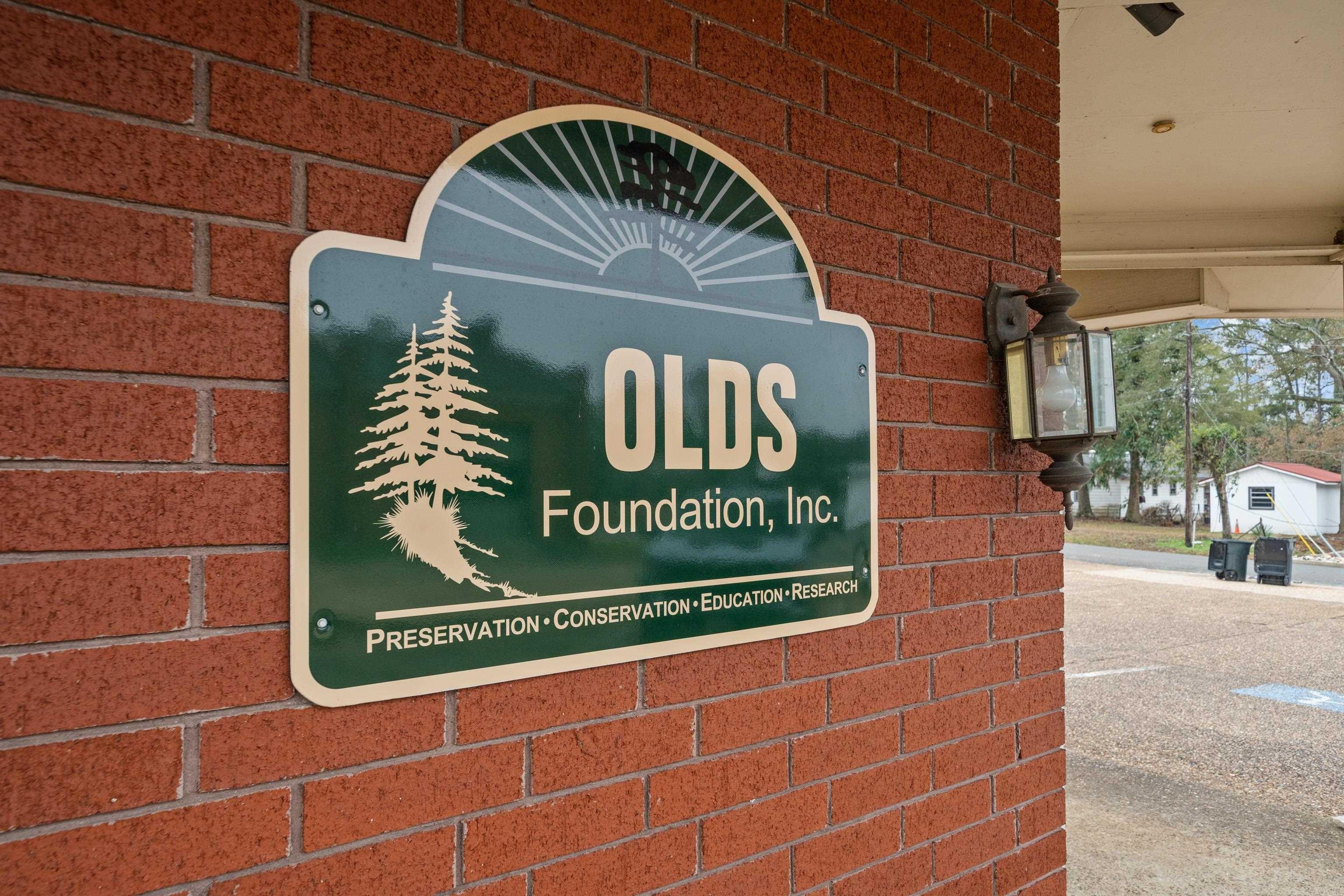 HILLS REPLAT OF TWIN OAKS ADDN - Commercial Sale