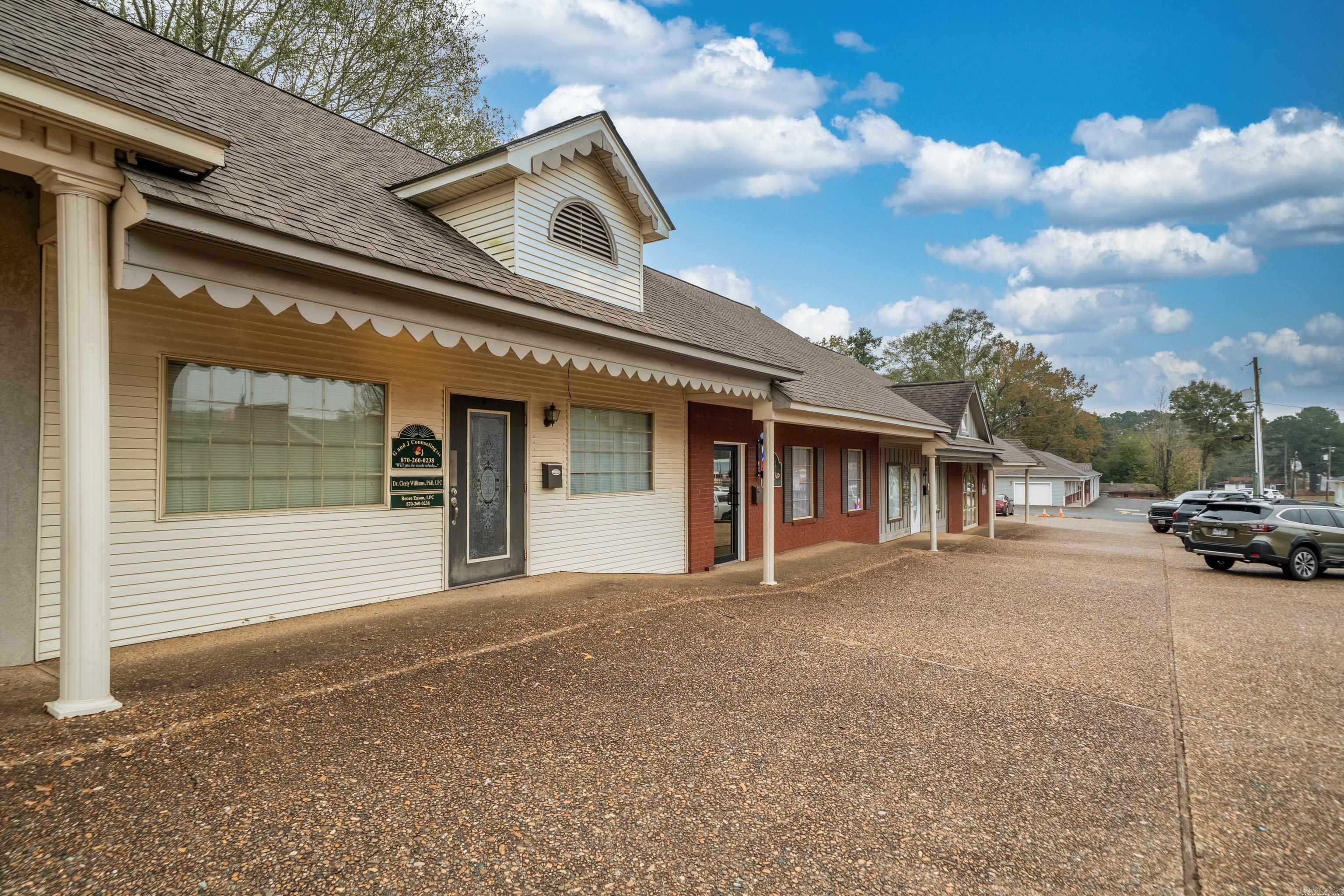 HILLS REPLAT OF TWIN OAKS ADDN - Commercial Sale