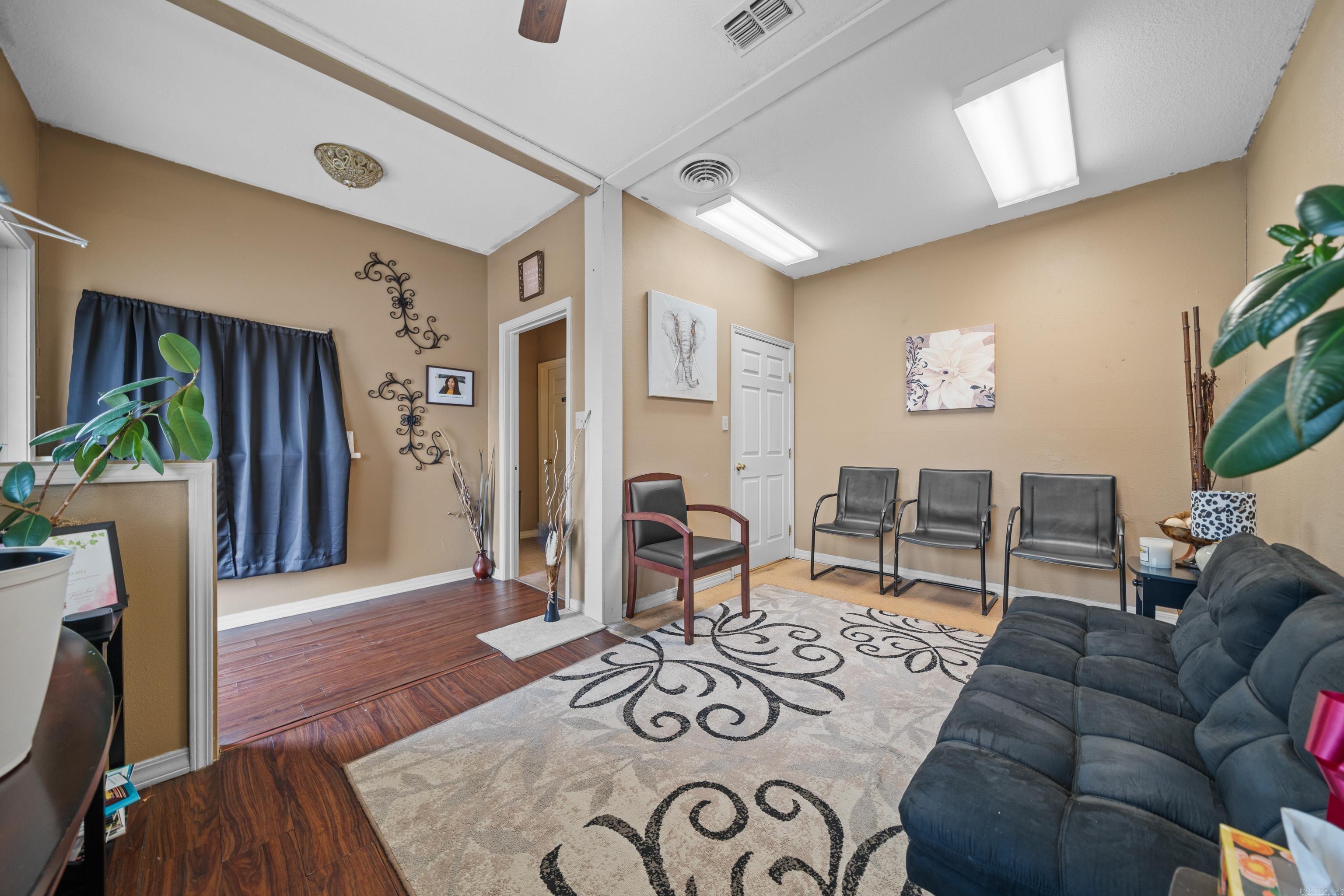 HILLS REPLAT OF TWIN OAKS ADDN - Commercial Sale