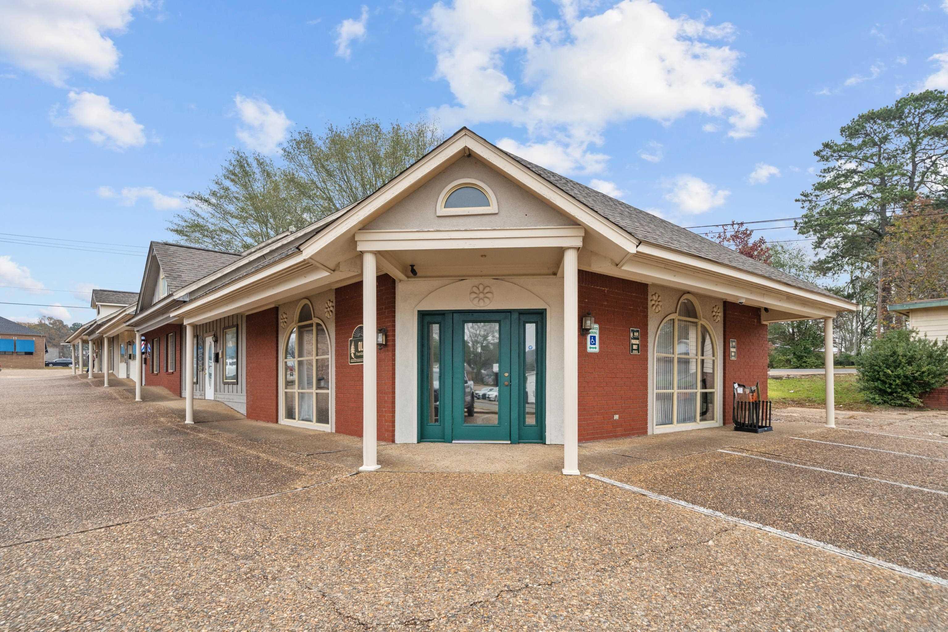 HILLS REPLAT OF TWIN OAKS ADDN - Commercial Sale