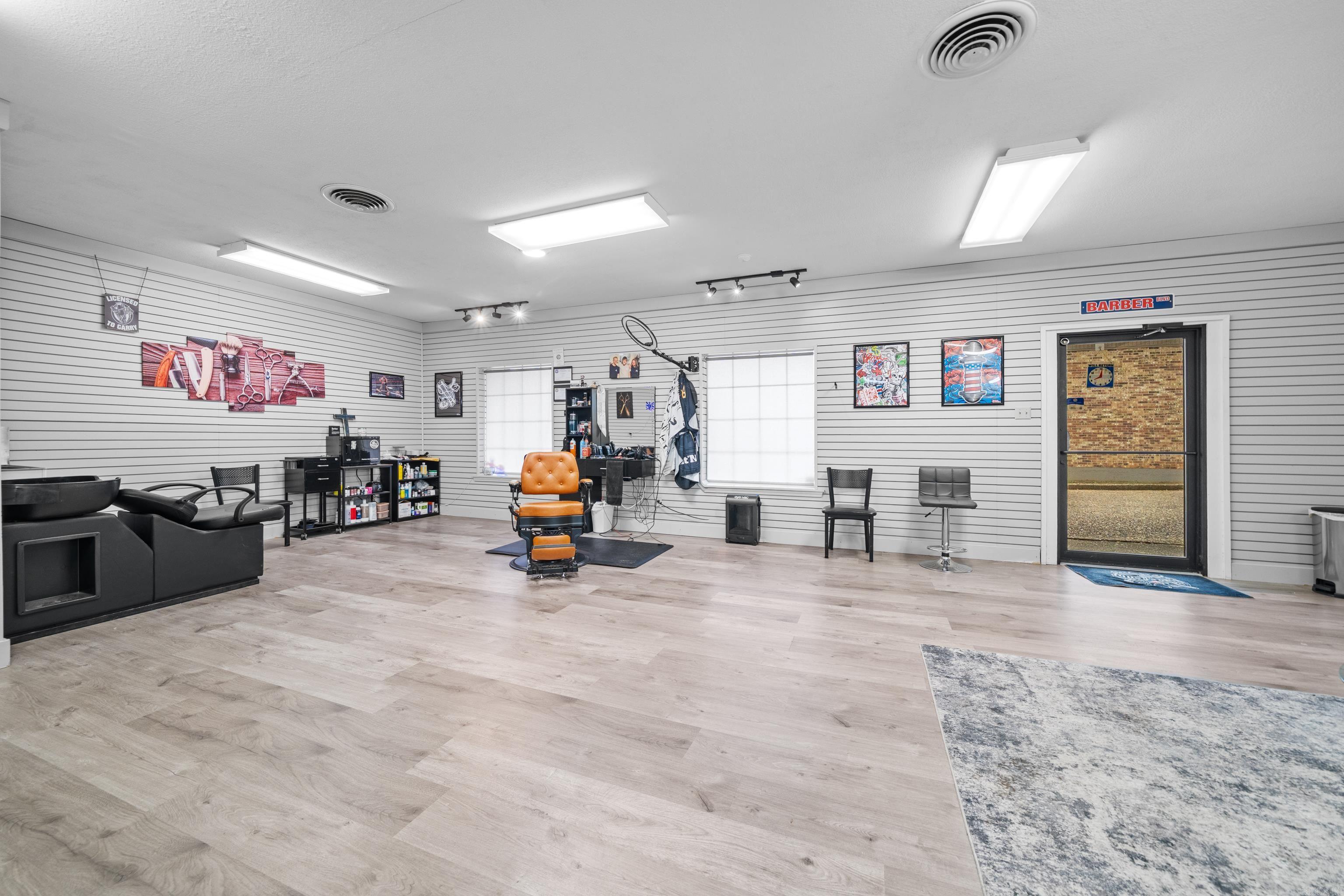 HILLS REPLAT OF TWIN OAKS ADDN - Commercial Sale