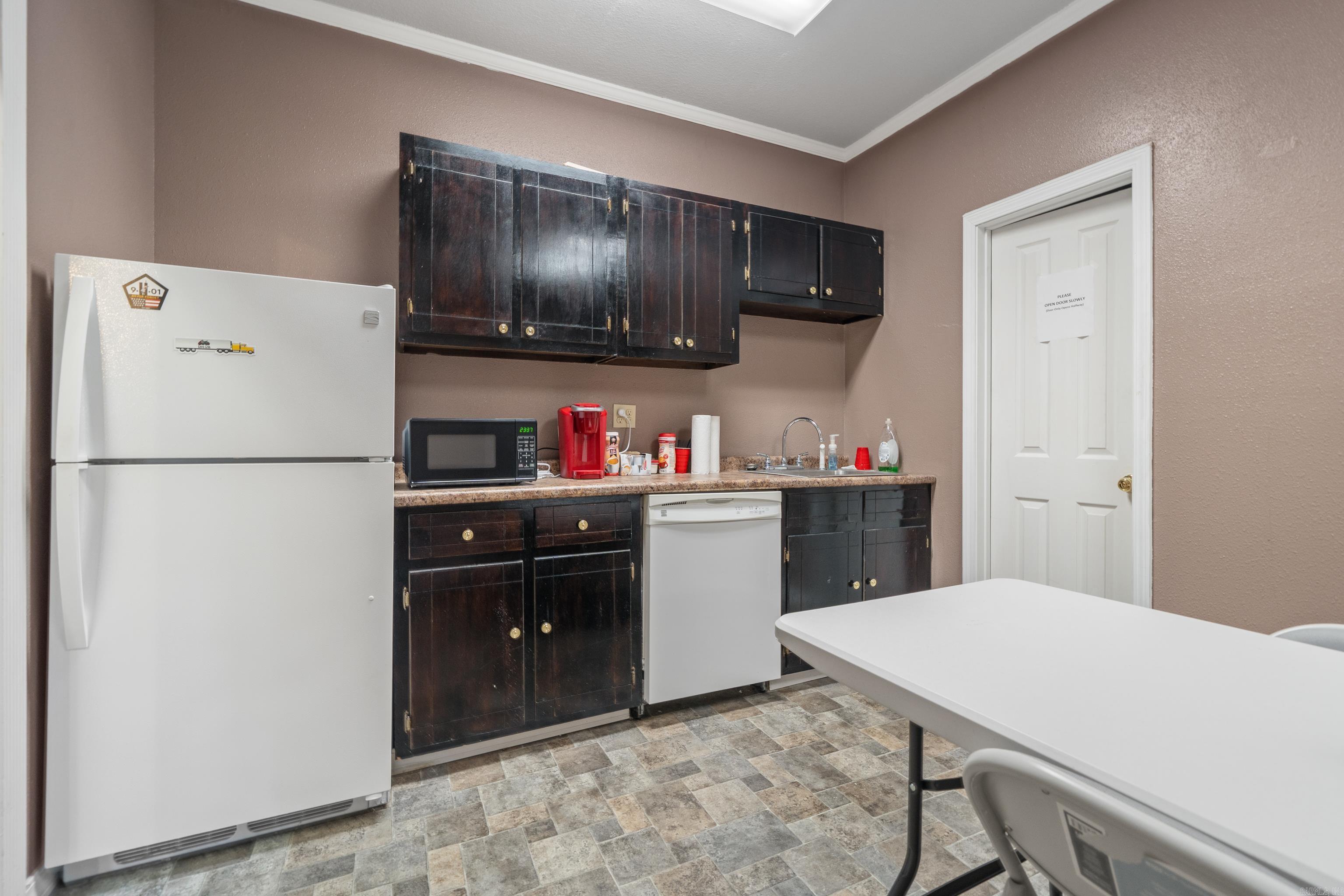 HILLS REPLAT OF TWIN OAKS ADDN - Commercial Sale