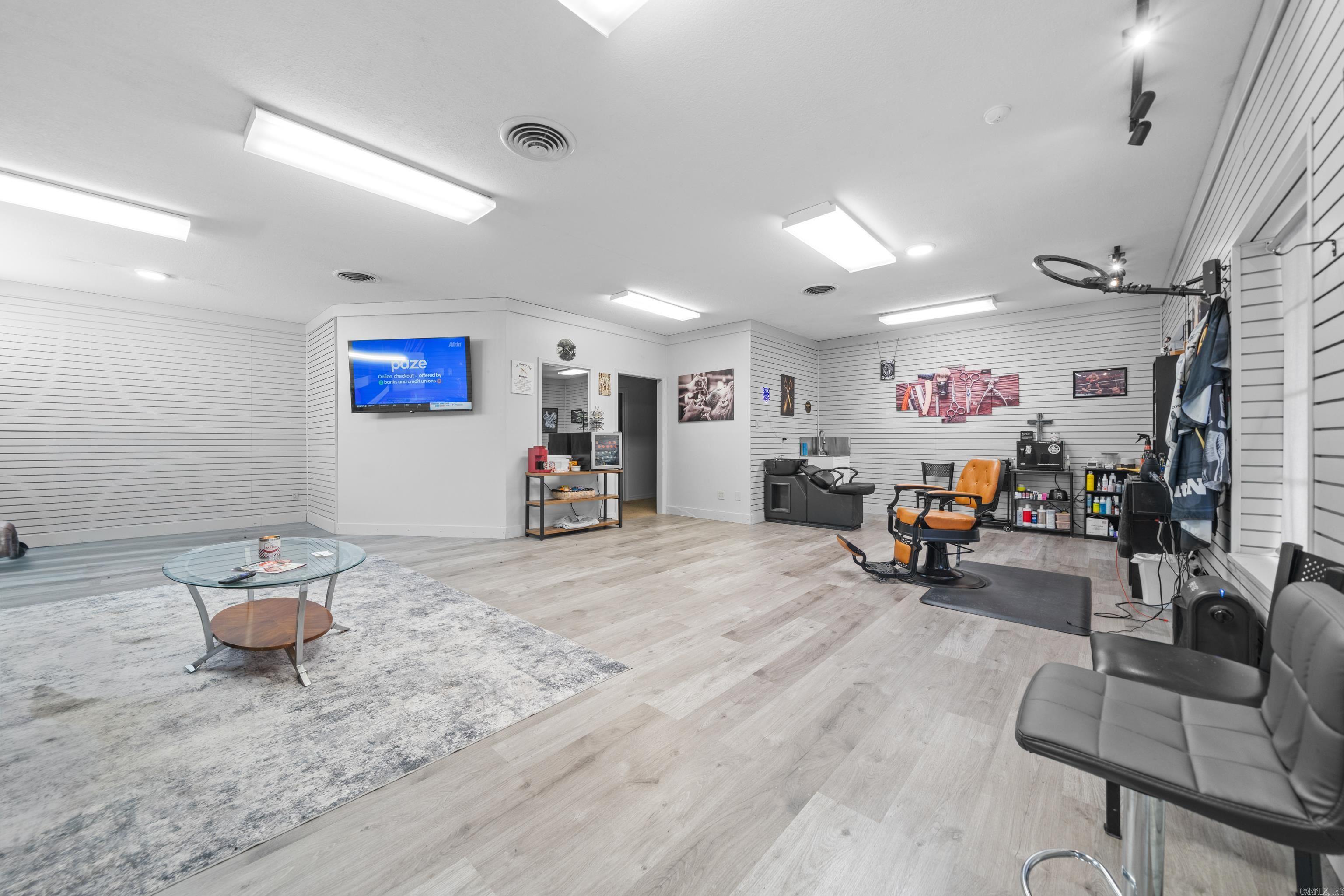 HILLS REPLAT OF TWIN OAKS ADDN - Commercial Sale