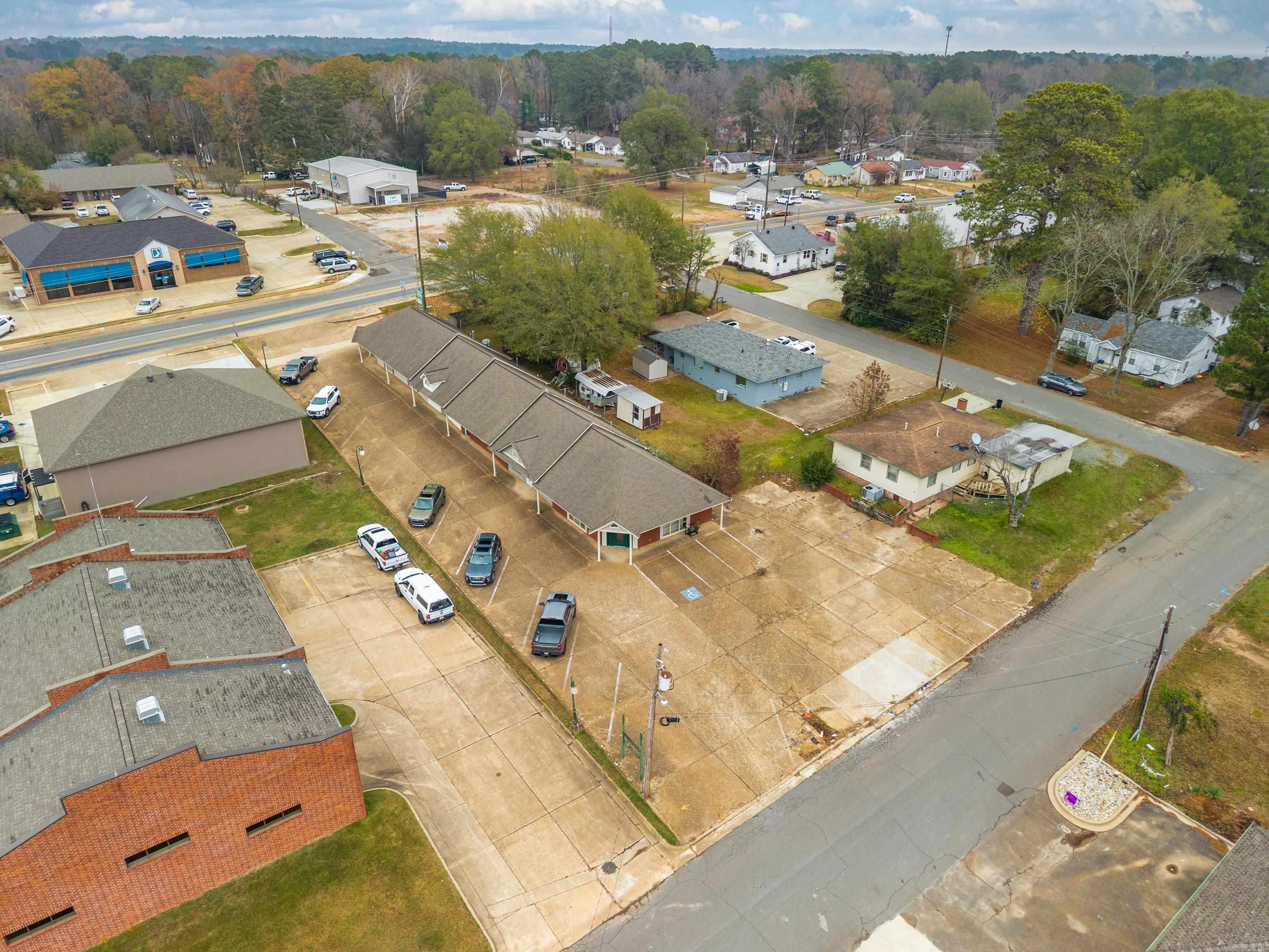 HILLS REPLAT OF TWIN OAKS ADDN - Commercial Sale