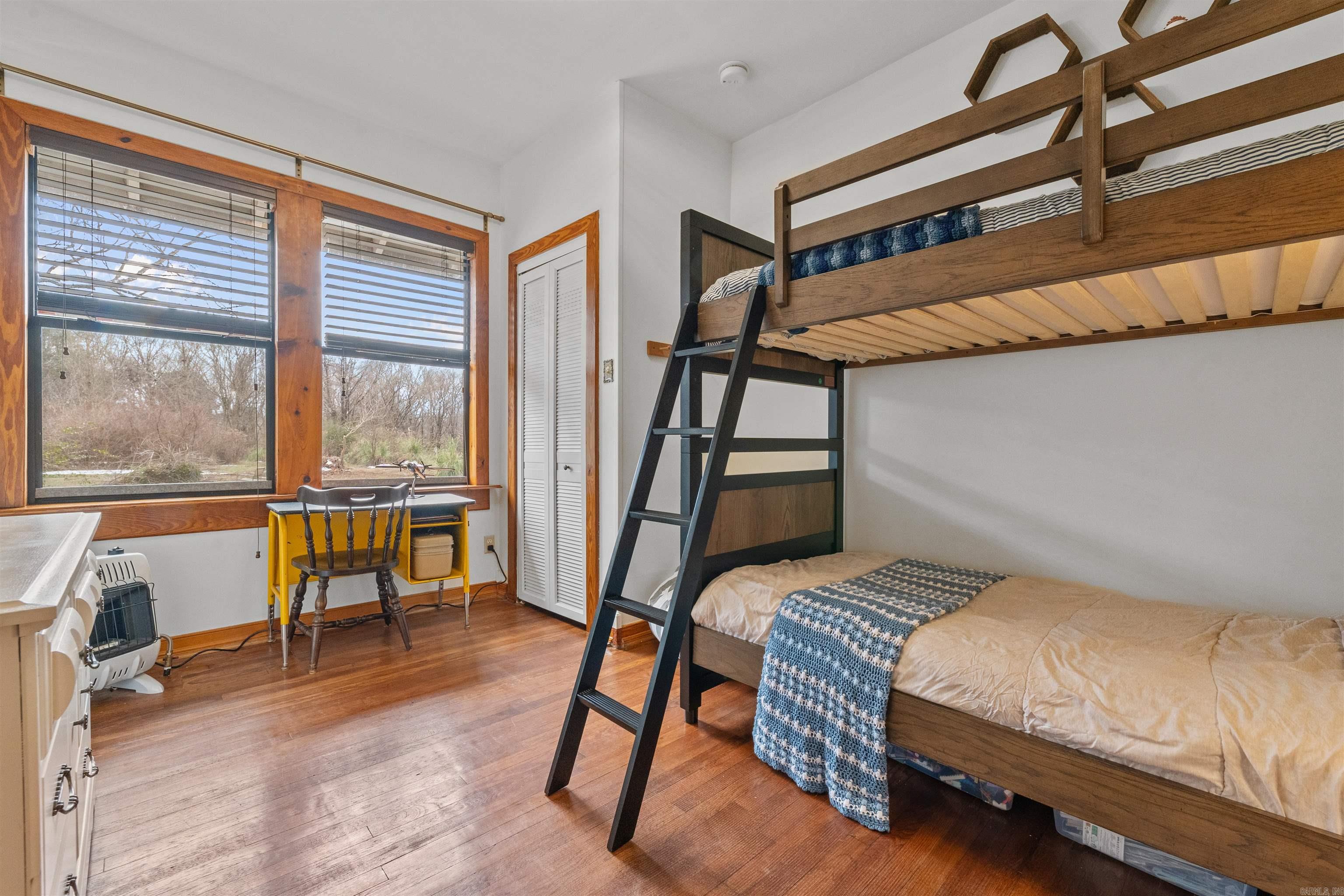 Country - Residential