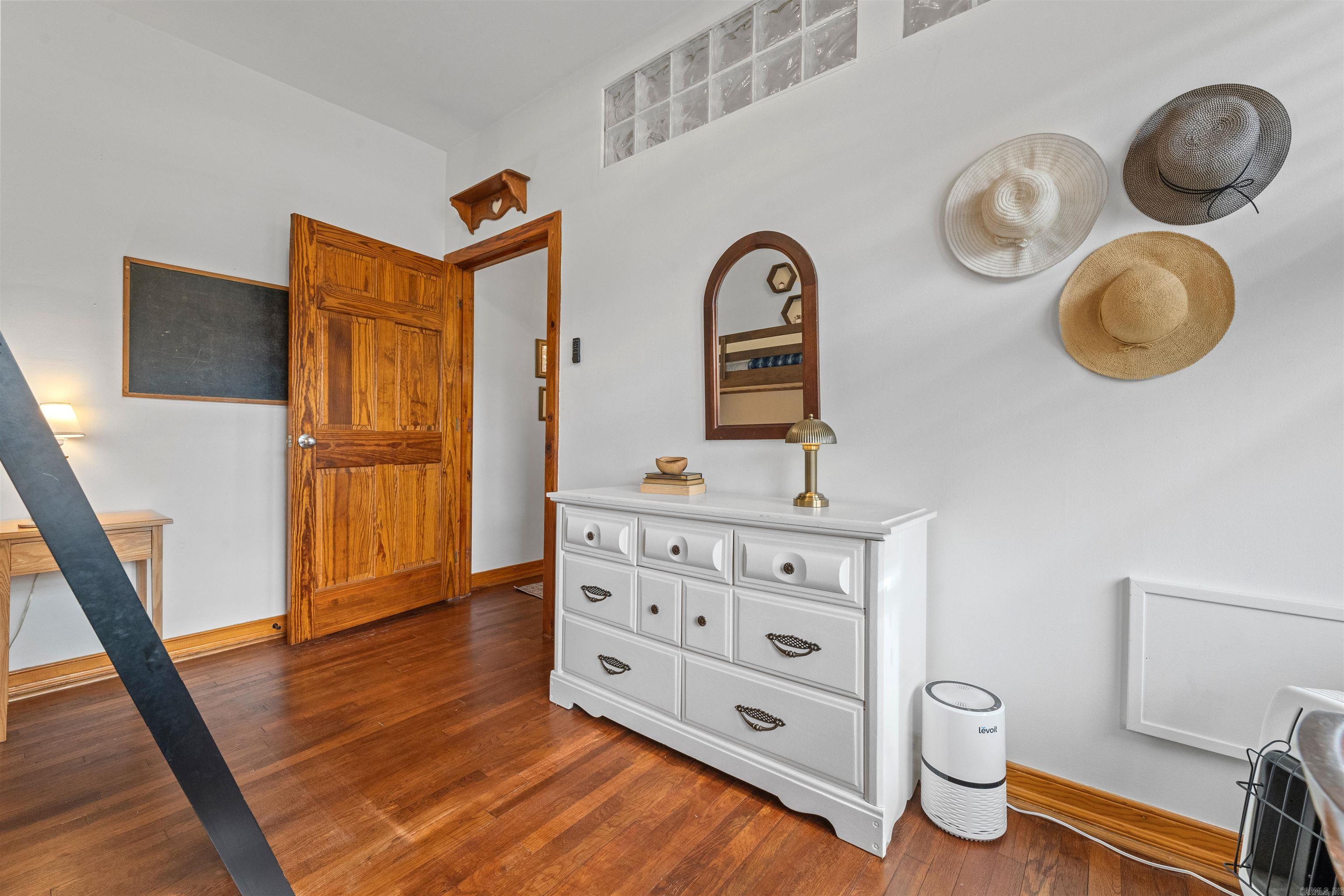 Country - Residential