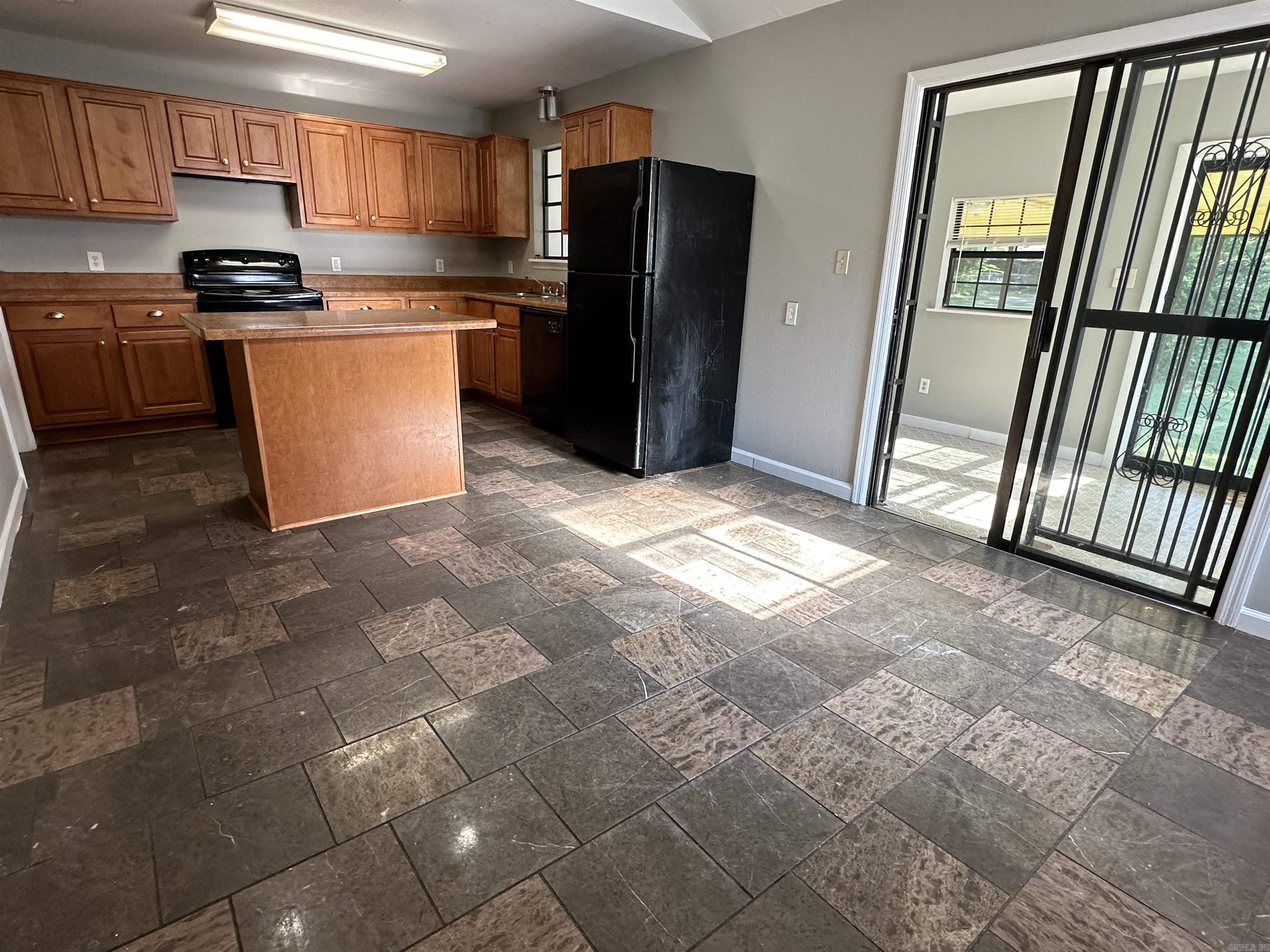 Sara Lynn - Residential Lease