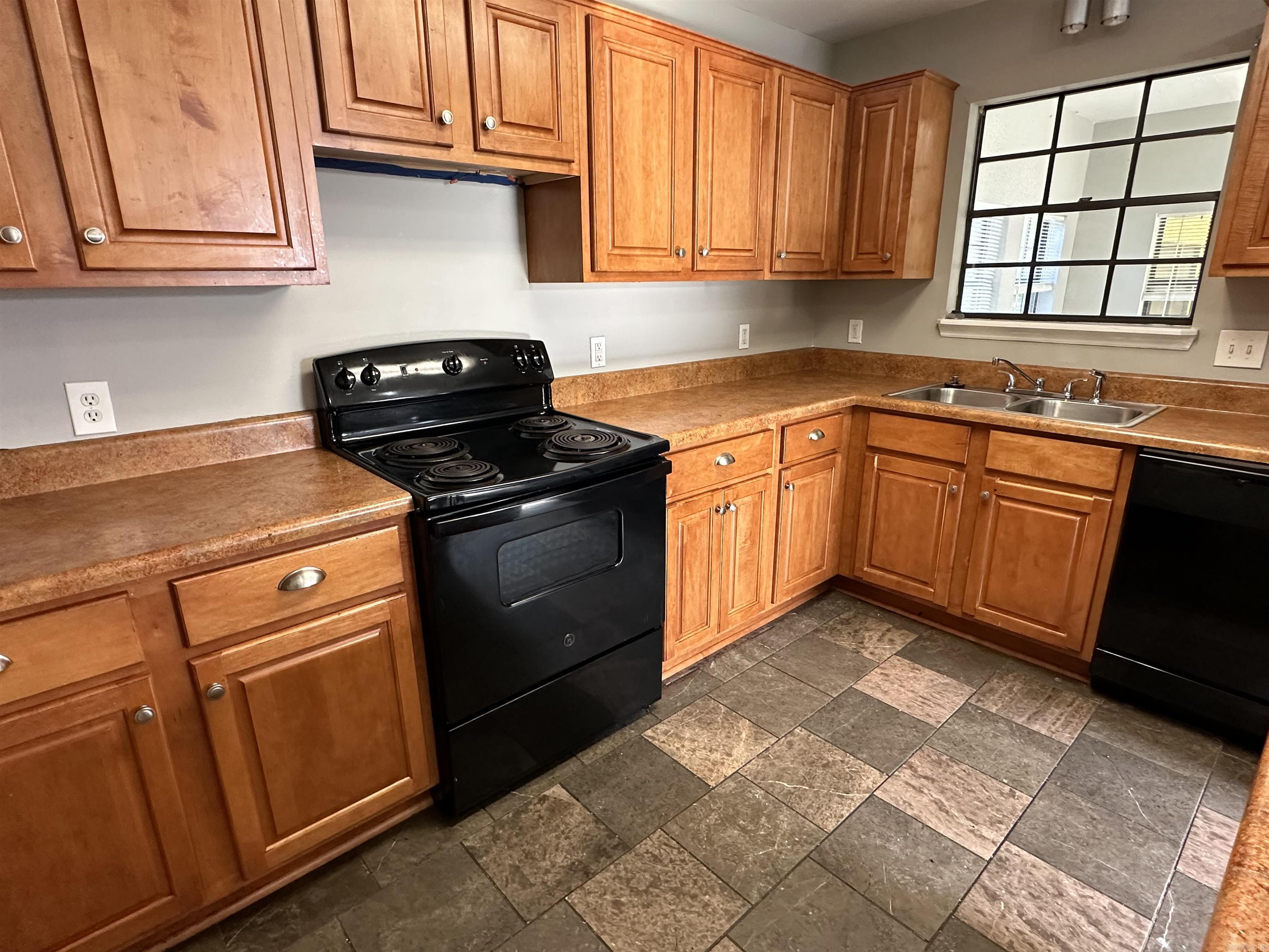 Sara Lynn - Residential Lease