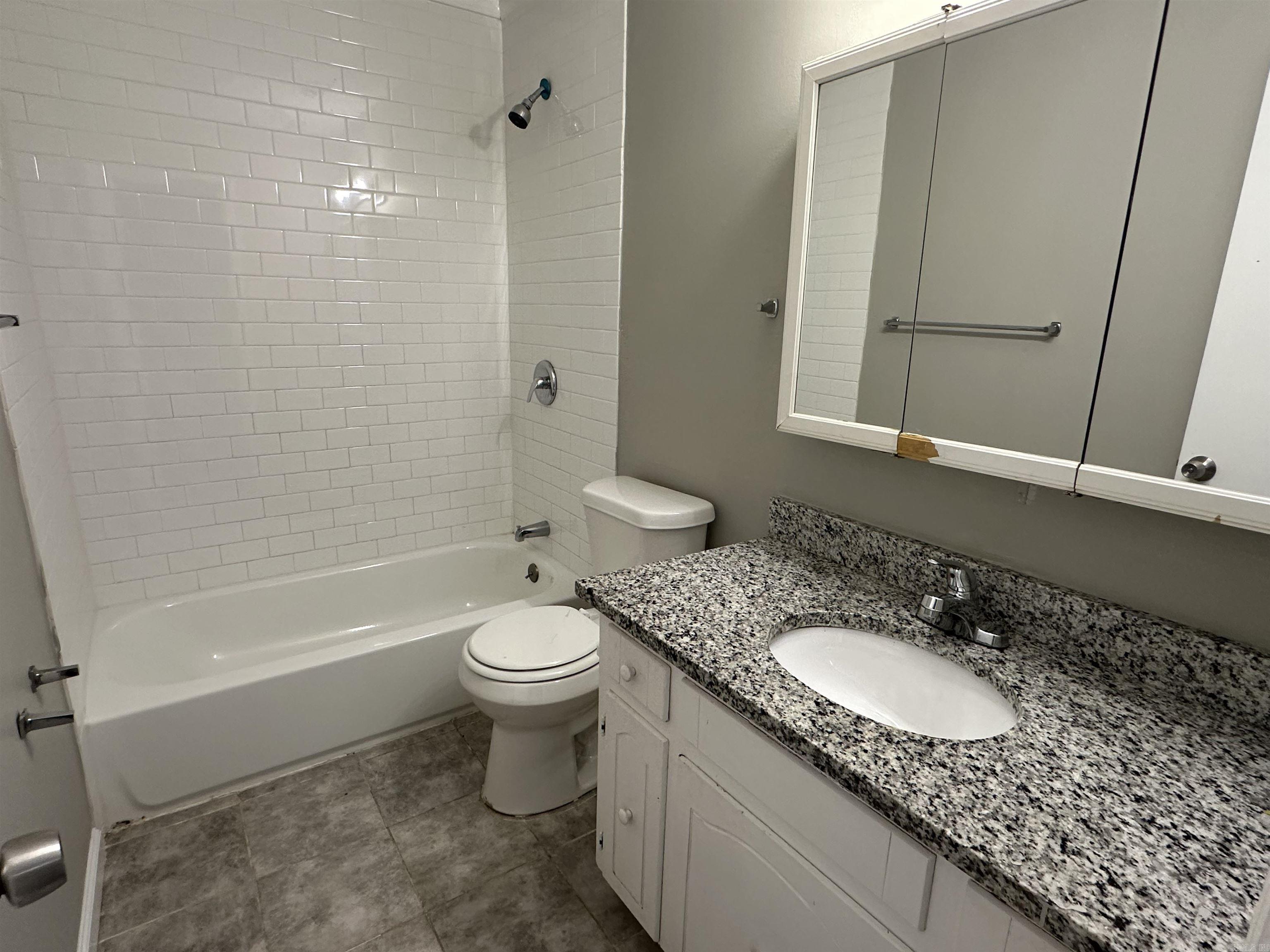 Sara Lynn - Residential Lease