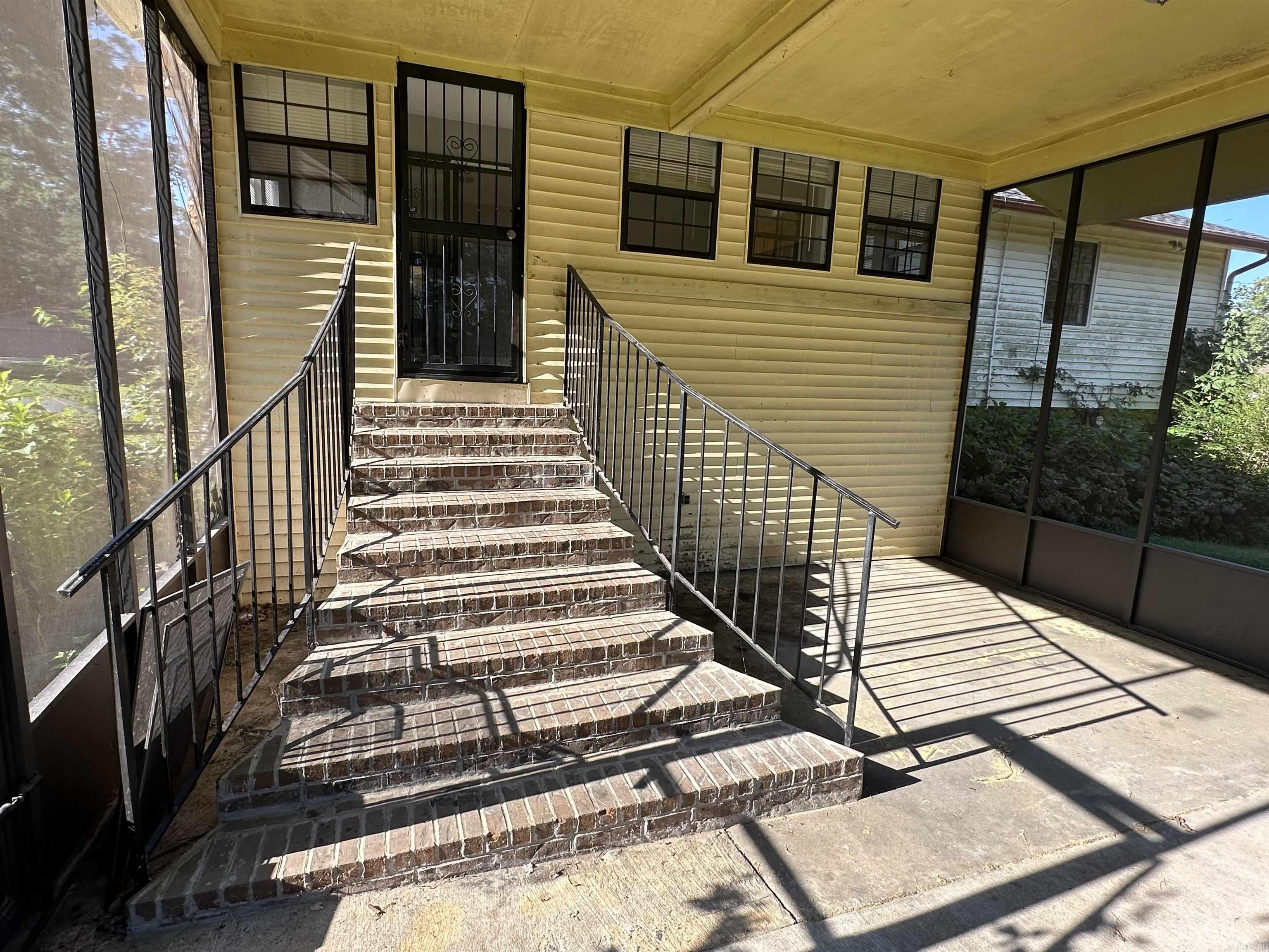 Sara Lynn - Residential Lease