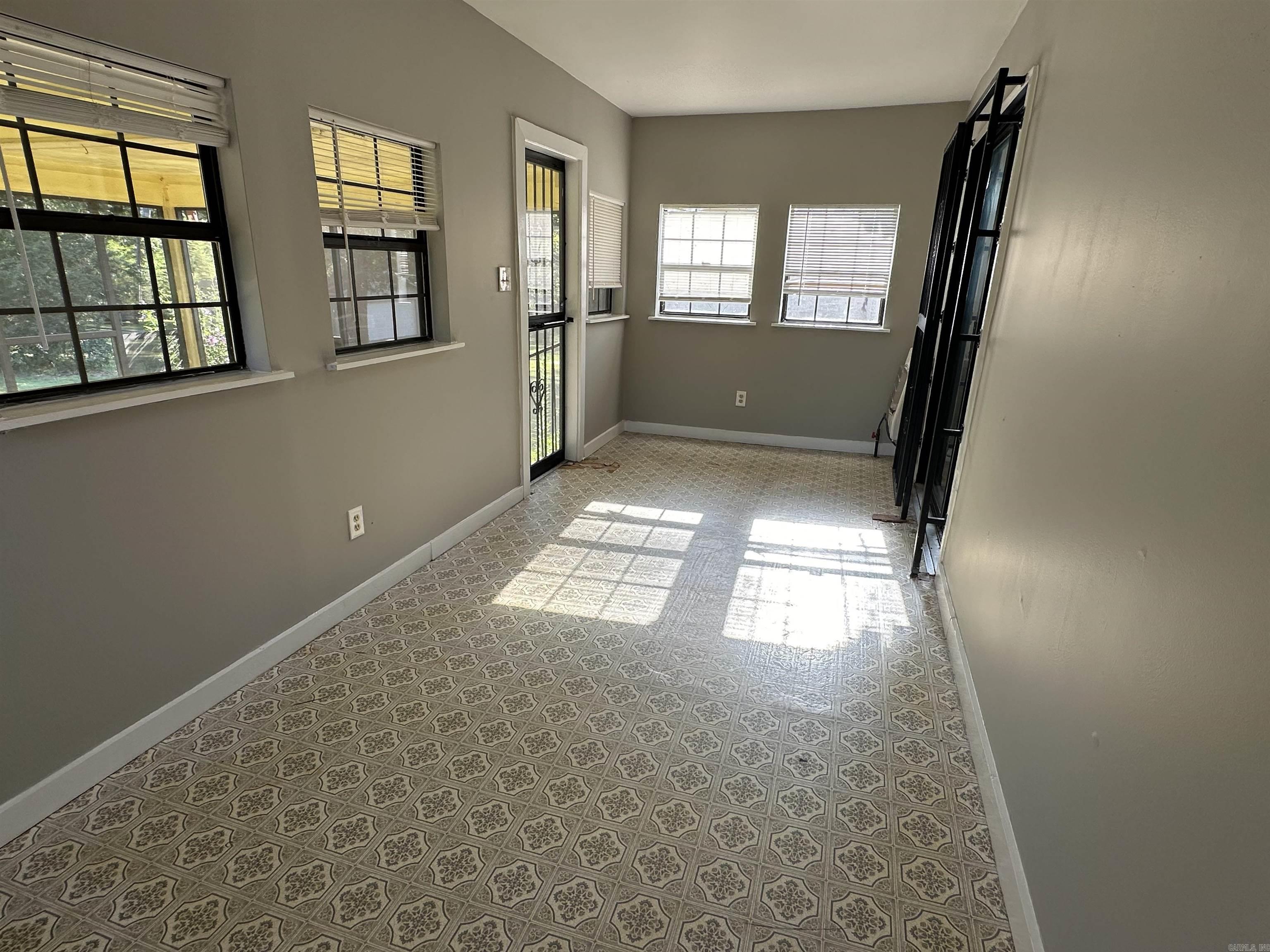 Sara Lynn - Residential Lease