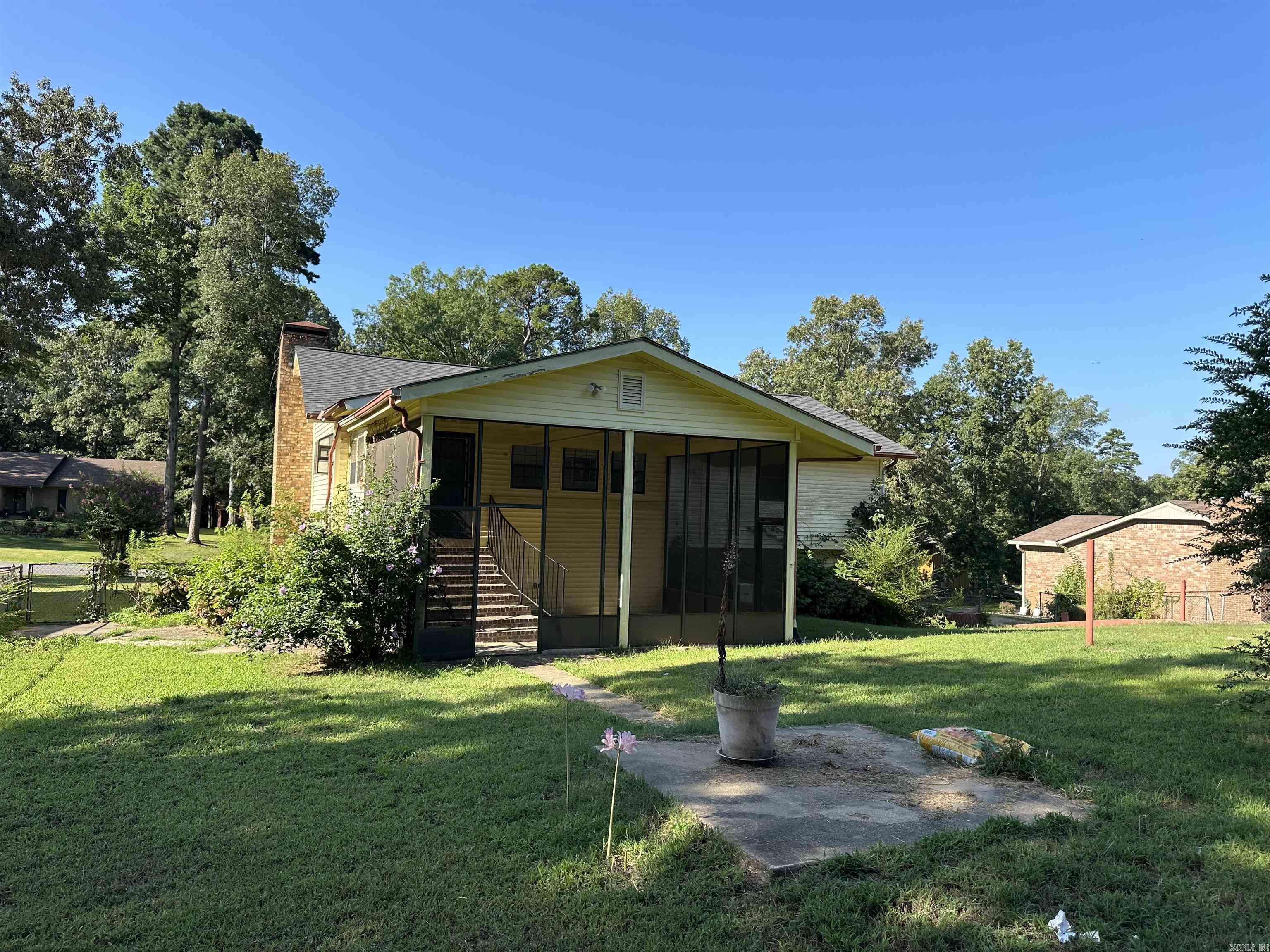 Sara Lynn - Residential Lease