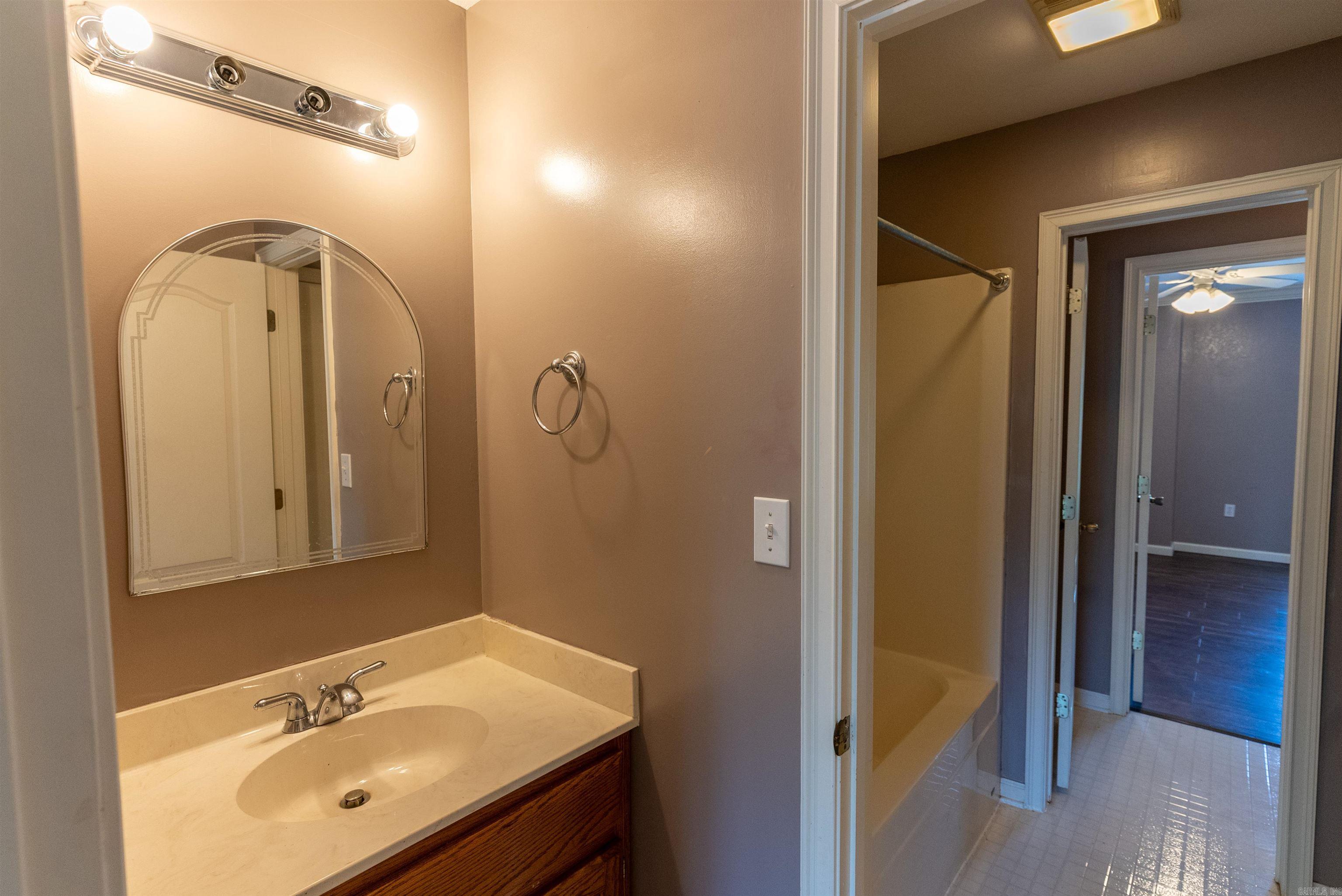 NORTH HILLS ESTATES - Residential