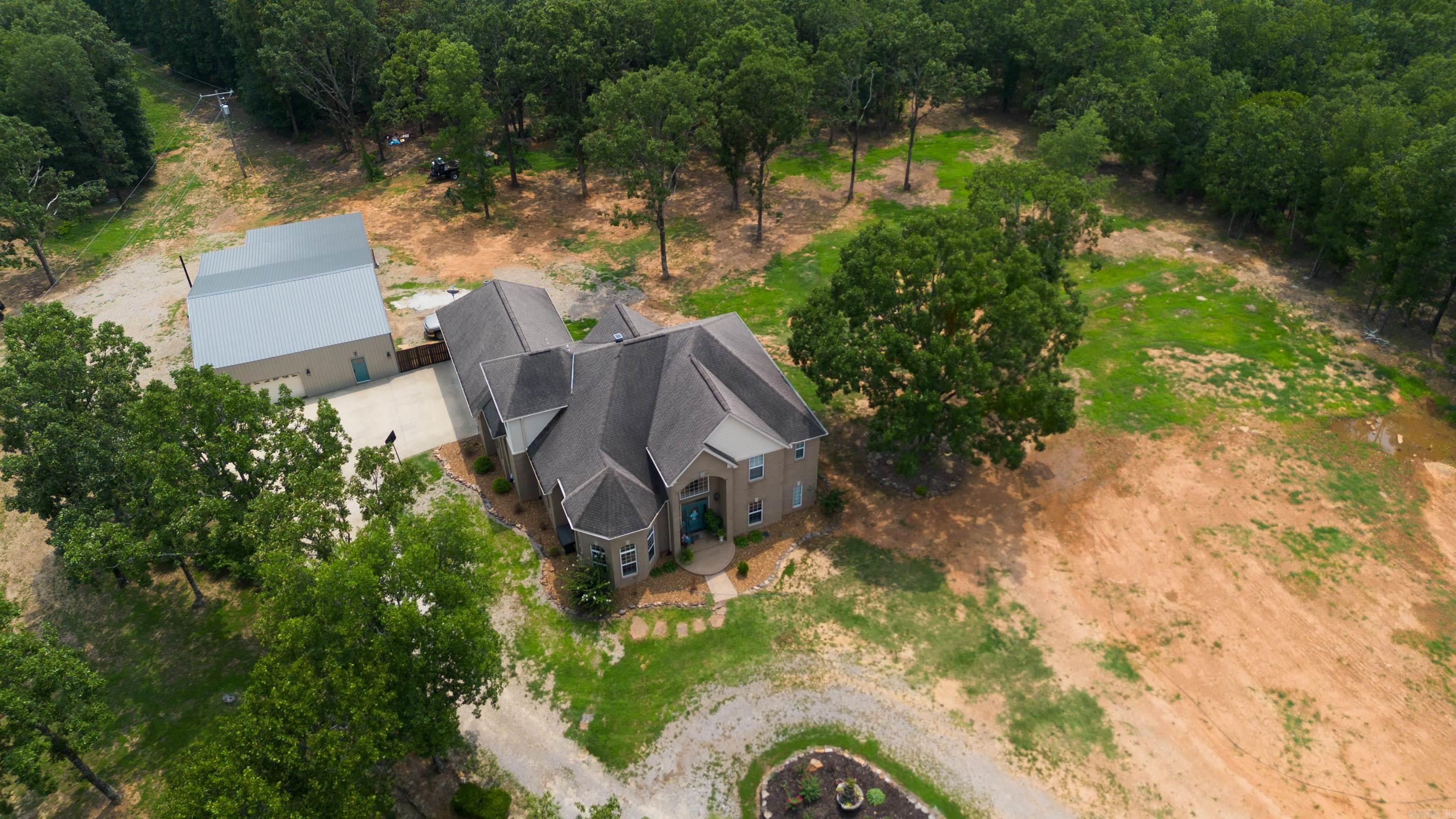 NORTH HILLS ESTATES - Residential