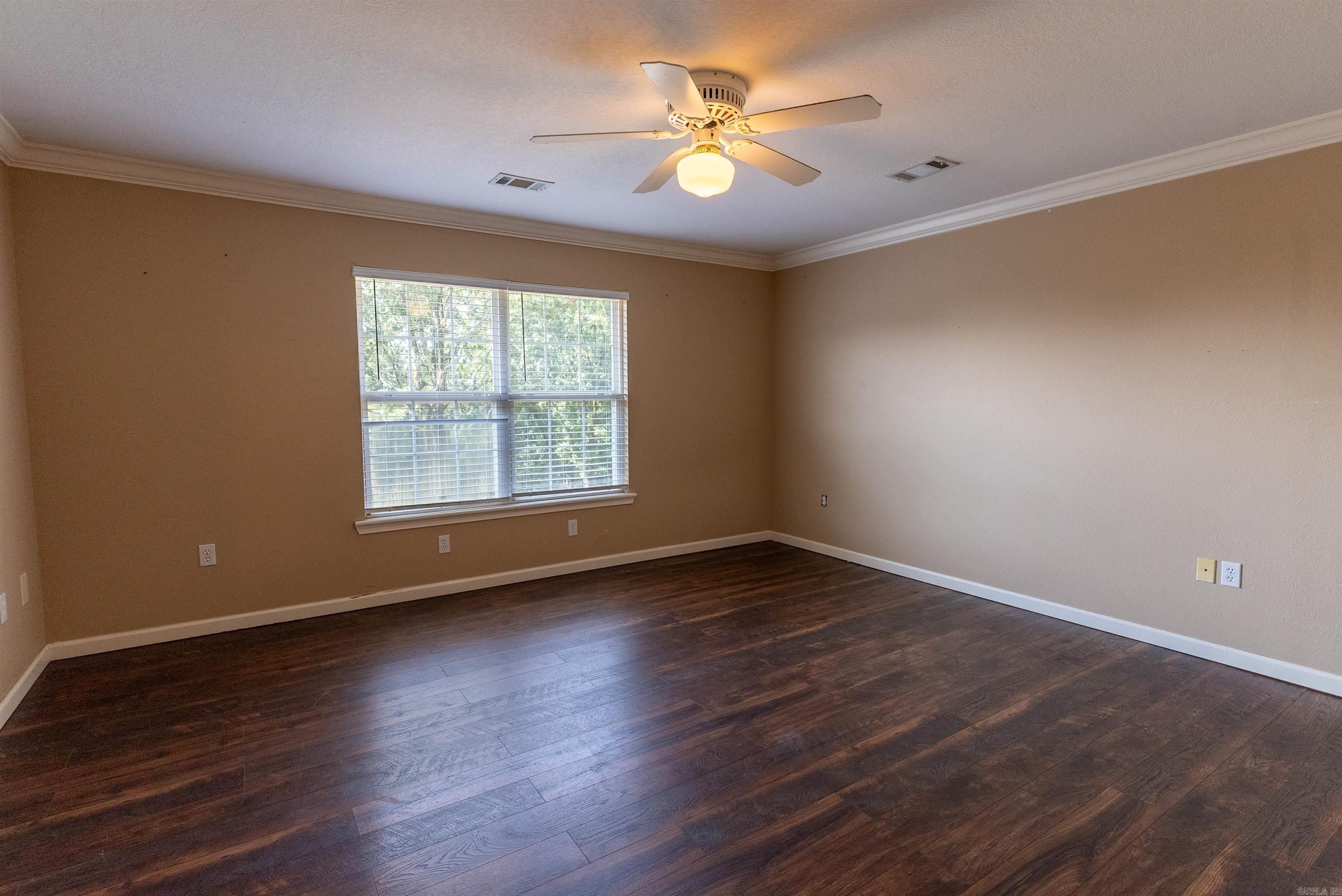 NORTH HILLS ESTATES - Residential