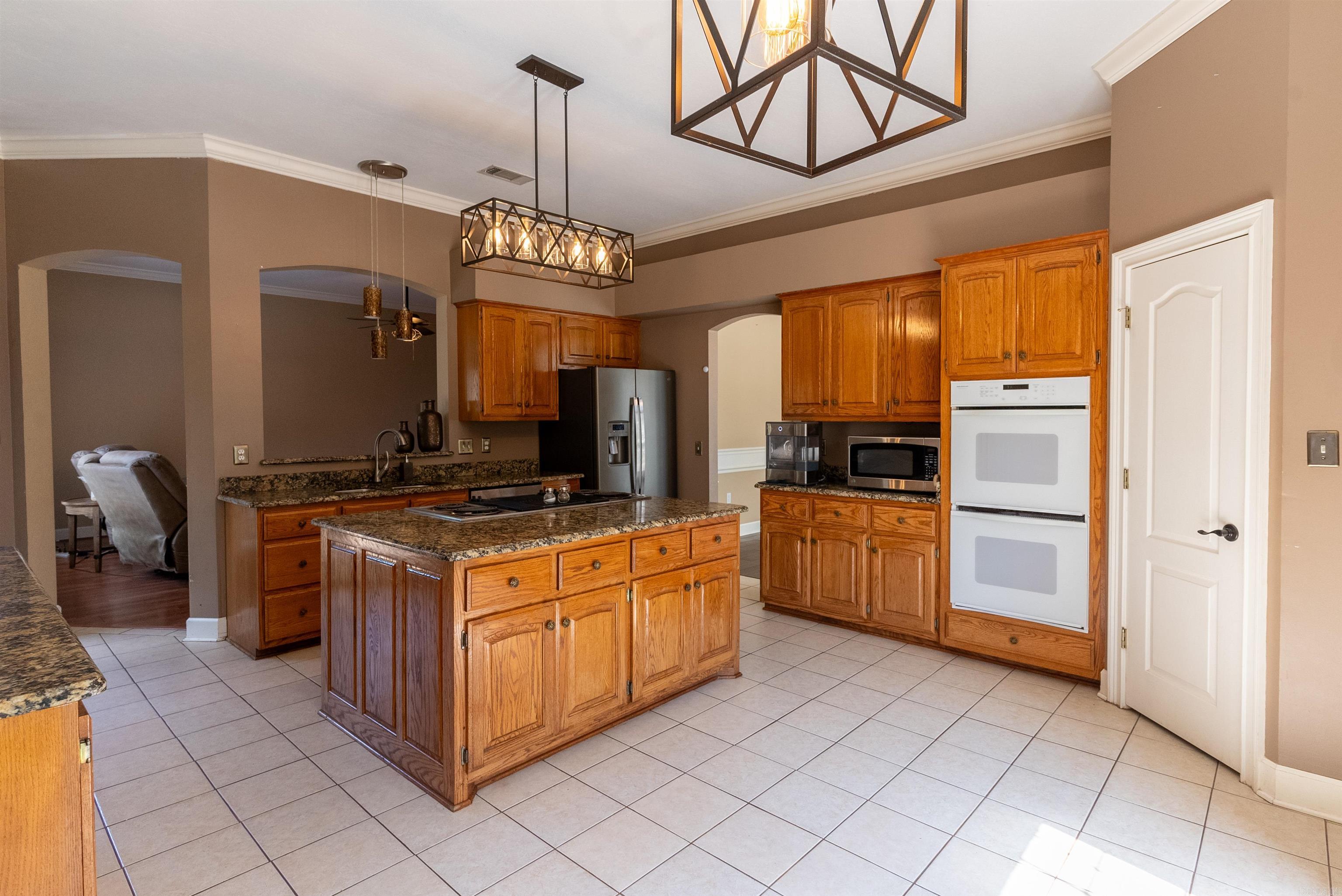 NORTH HILLS ESTATES - Residential