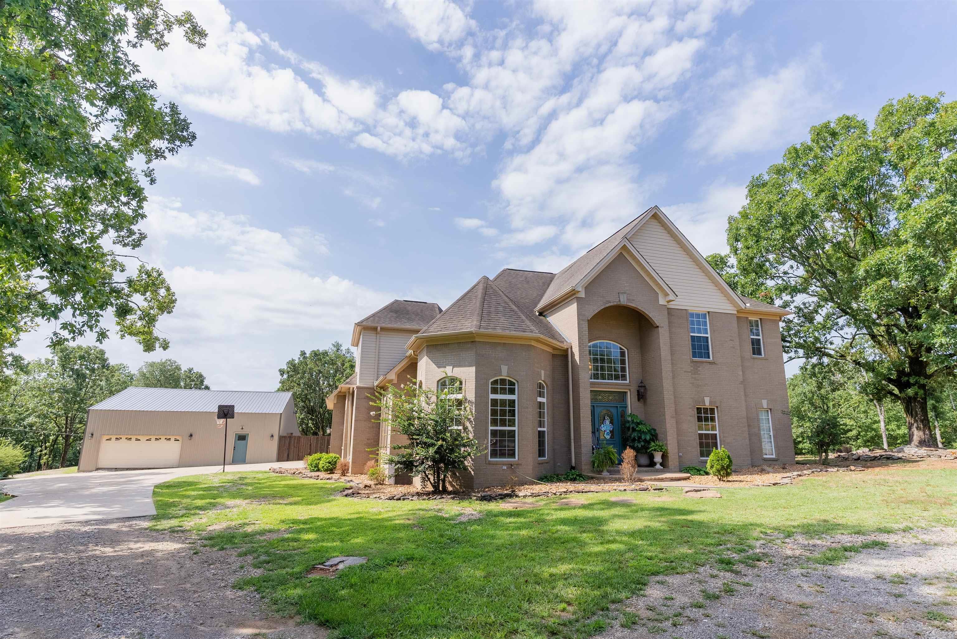 NORTH HILLS ESTATES - Residential